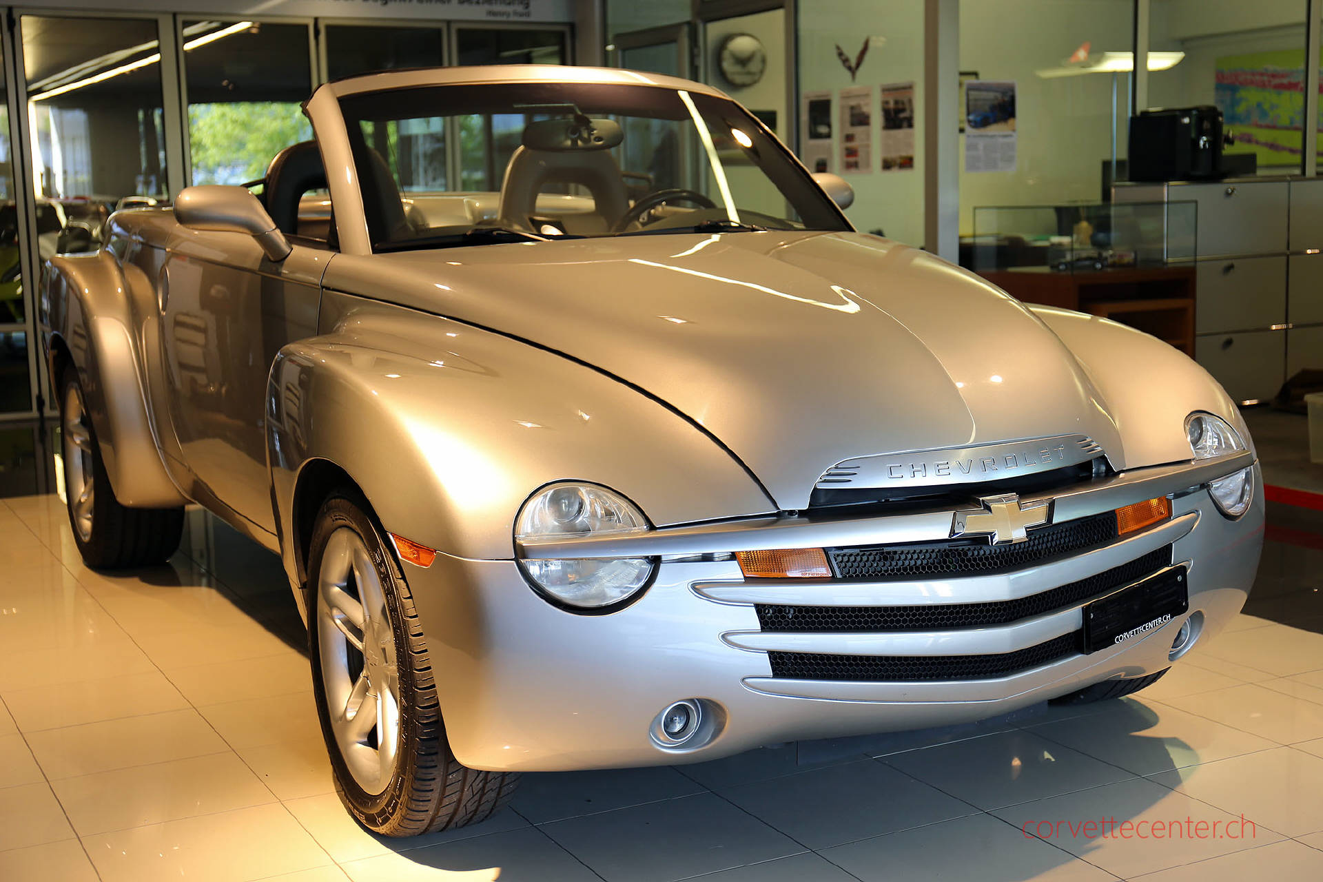 CHEVROLET SSR 6.0 LS2-showroom-element-3