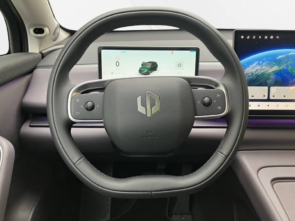 LEAPMOTOR C10 1.5 REEV Design-image-5