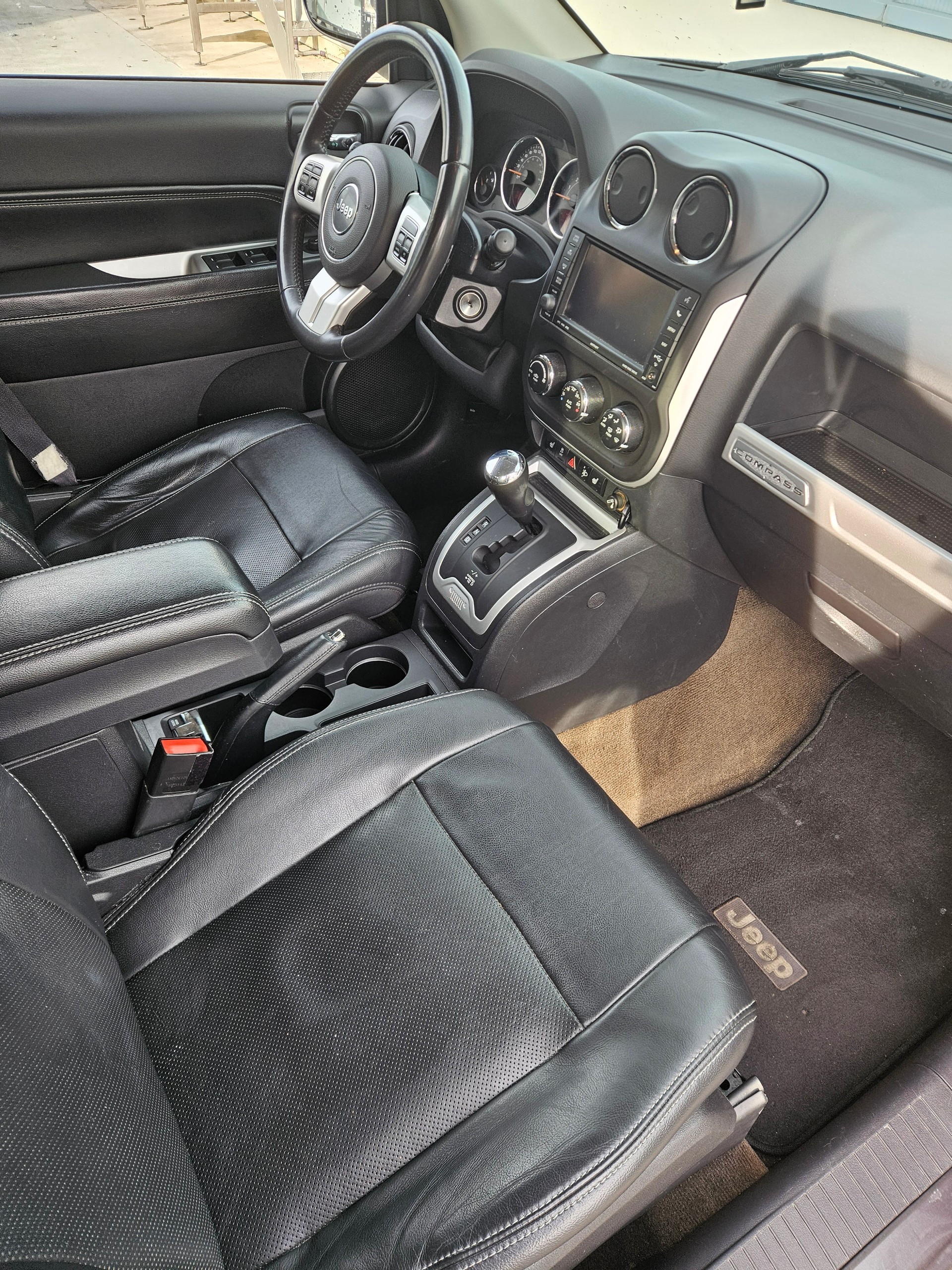 JEEP Compass 2.4 Limited Automatic-image-9