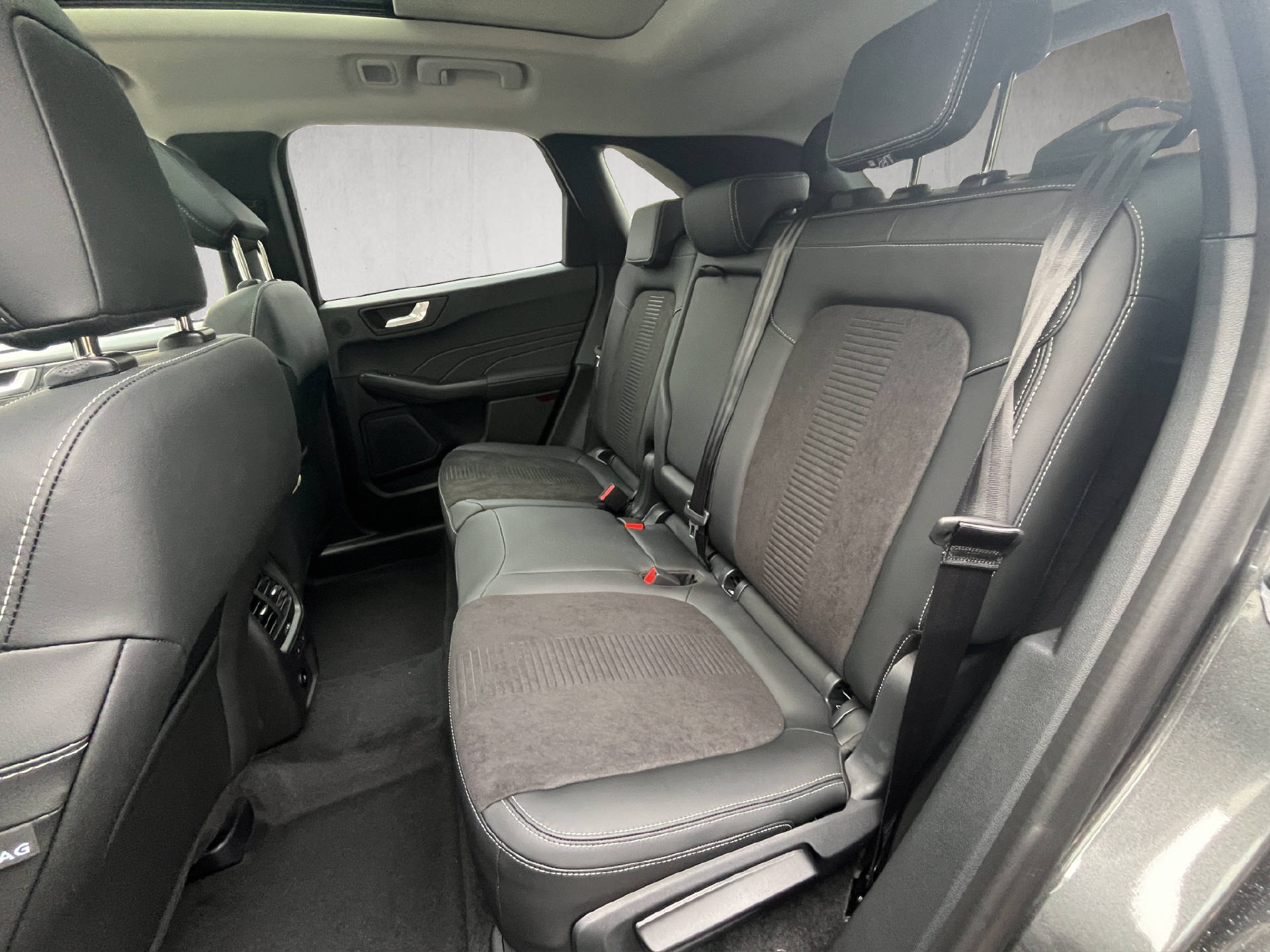 FORD Kuga 2.5 Plug-in Hybrid Active X-image-10