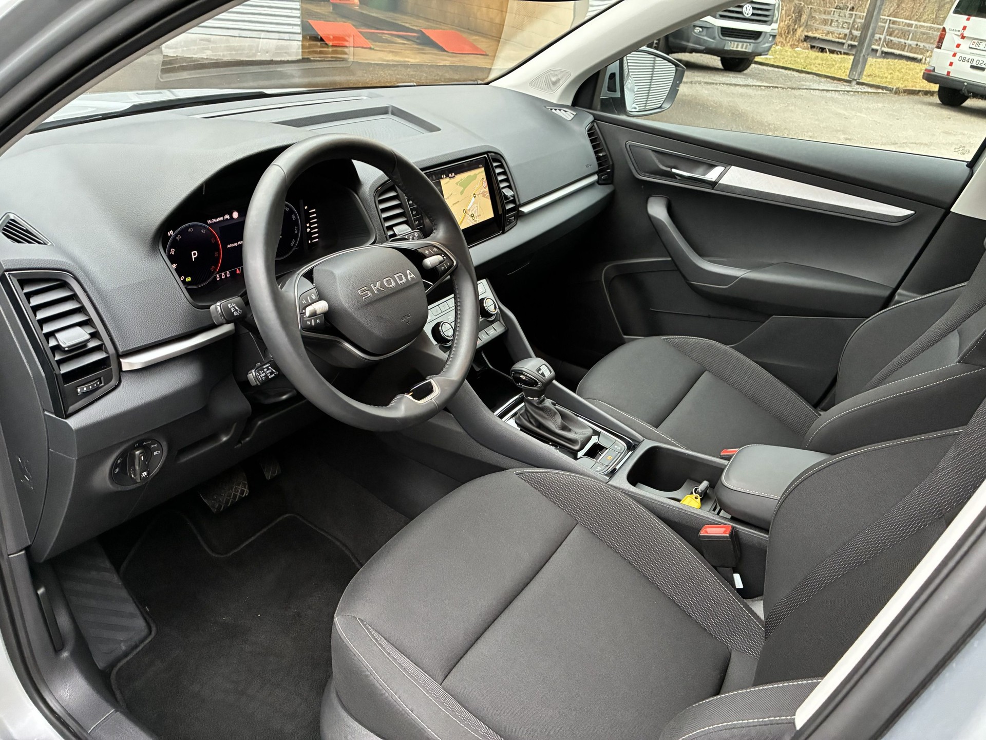SKODA Karoq 2.0 TDI CR Selection 4x4 DSG-image-11