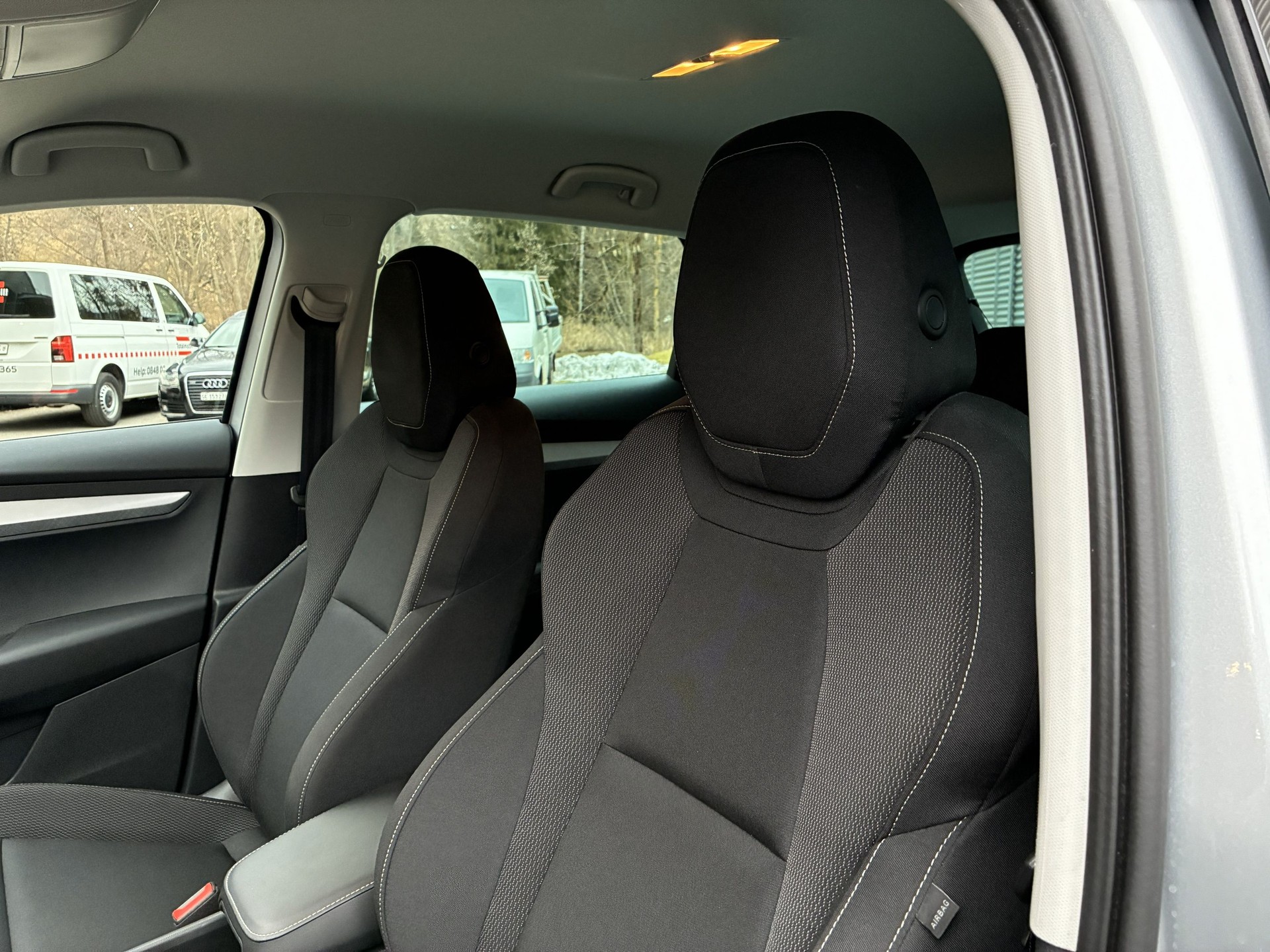 SKODA Karoq 2.0 TDI CR Selection 4x4 DSG-image-12
