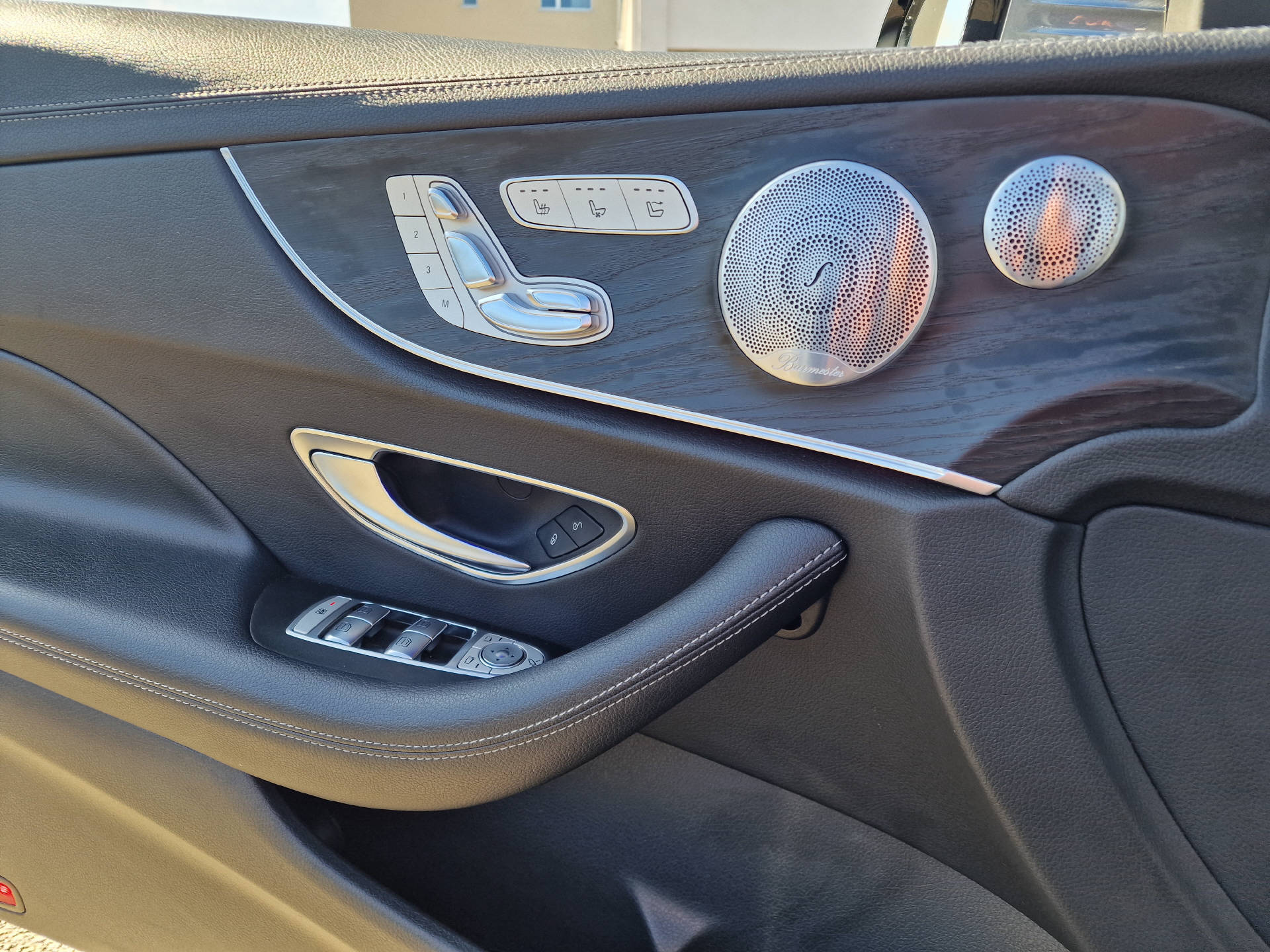 MERCEDES-BENZ E 200 AMG Line 4matic Cabriolet-image-14