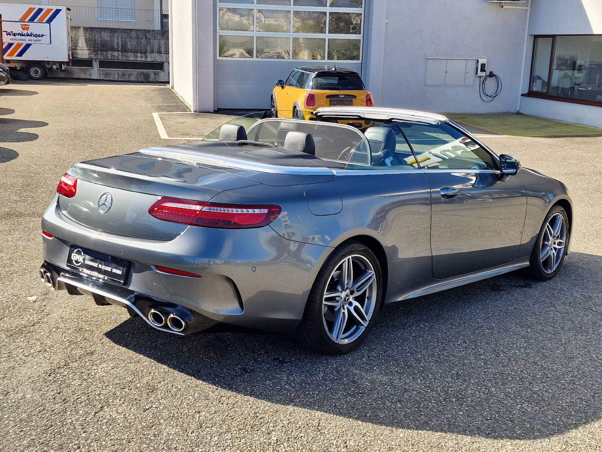 MERCEDES-BENZ E 200 AMG Line 4matic Cabriolet-image-4