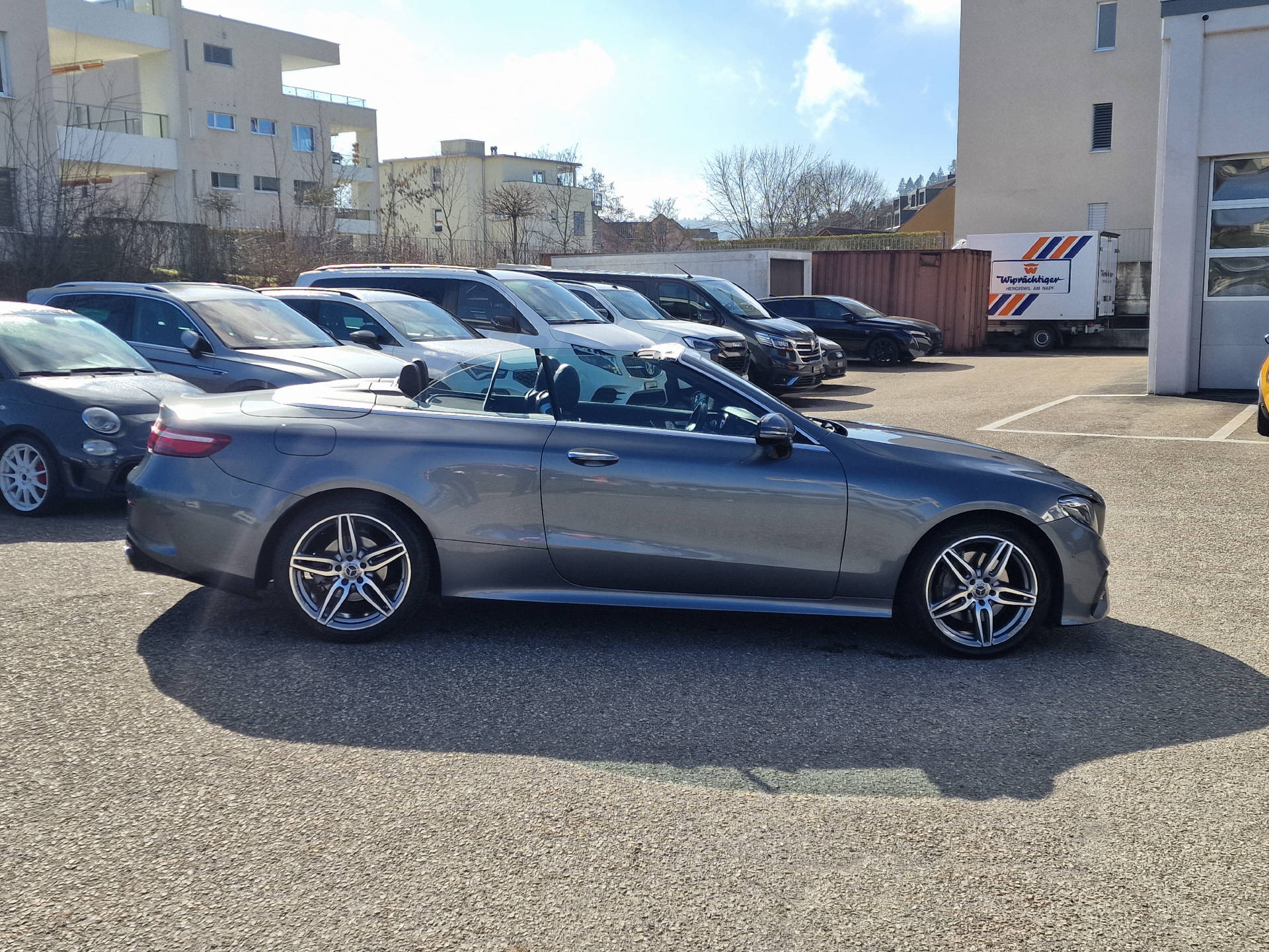 MERCEDES-BENZ E 200 AMG Line 4matic Cabriolet-image-5