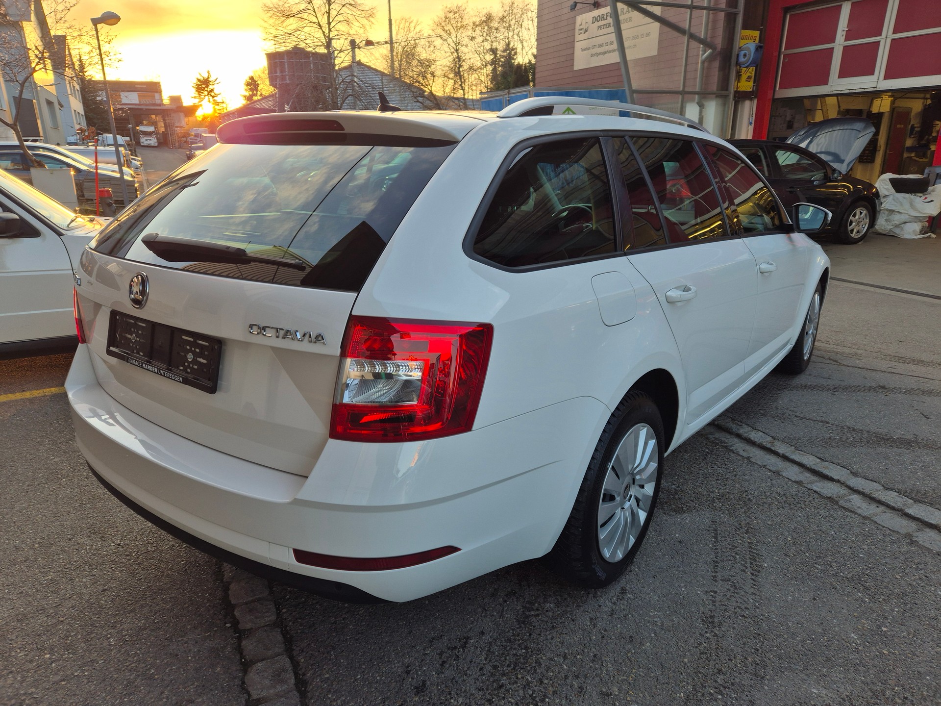 SKODA Octavia Combi 2.0 TDI Ambition DSG-image-3