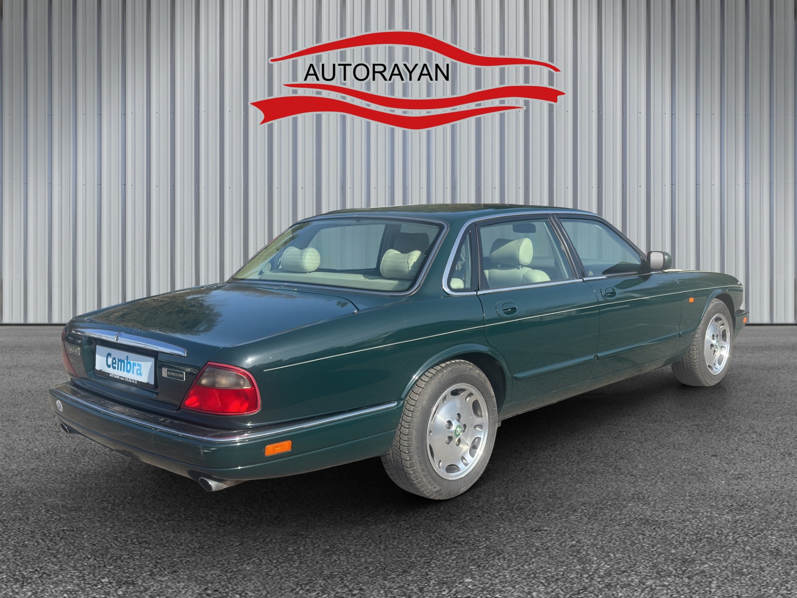 JAGUAR XJ 3.2 Executive-image-4
