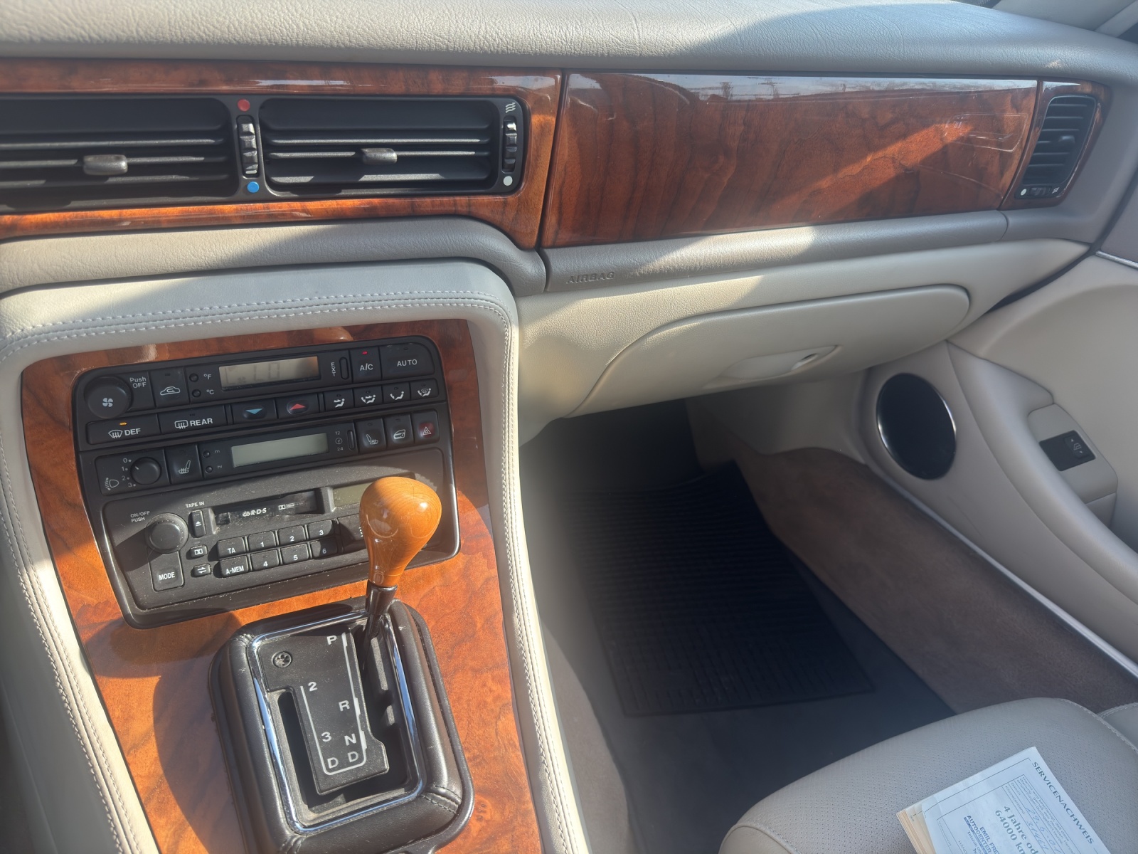 JAGUAR XJ 3.2 Executive-image-7