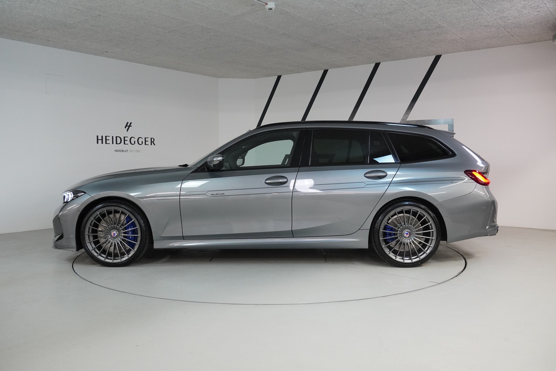 BMW-ALPINA D3 S BiTurbo Touring 3.0d xDrive Switch-Tronic-showroom-element-3