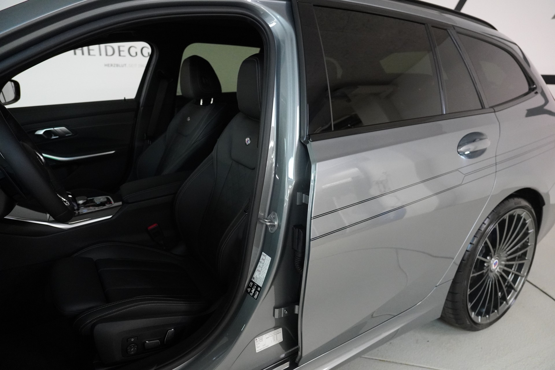 BMW-ALPINA D3 S BiTurbo Touring 3.0d xDrive Switch-Tronic-image-11