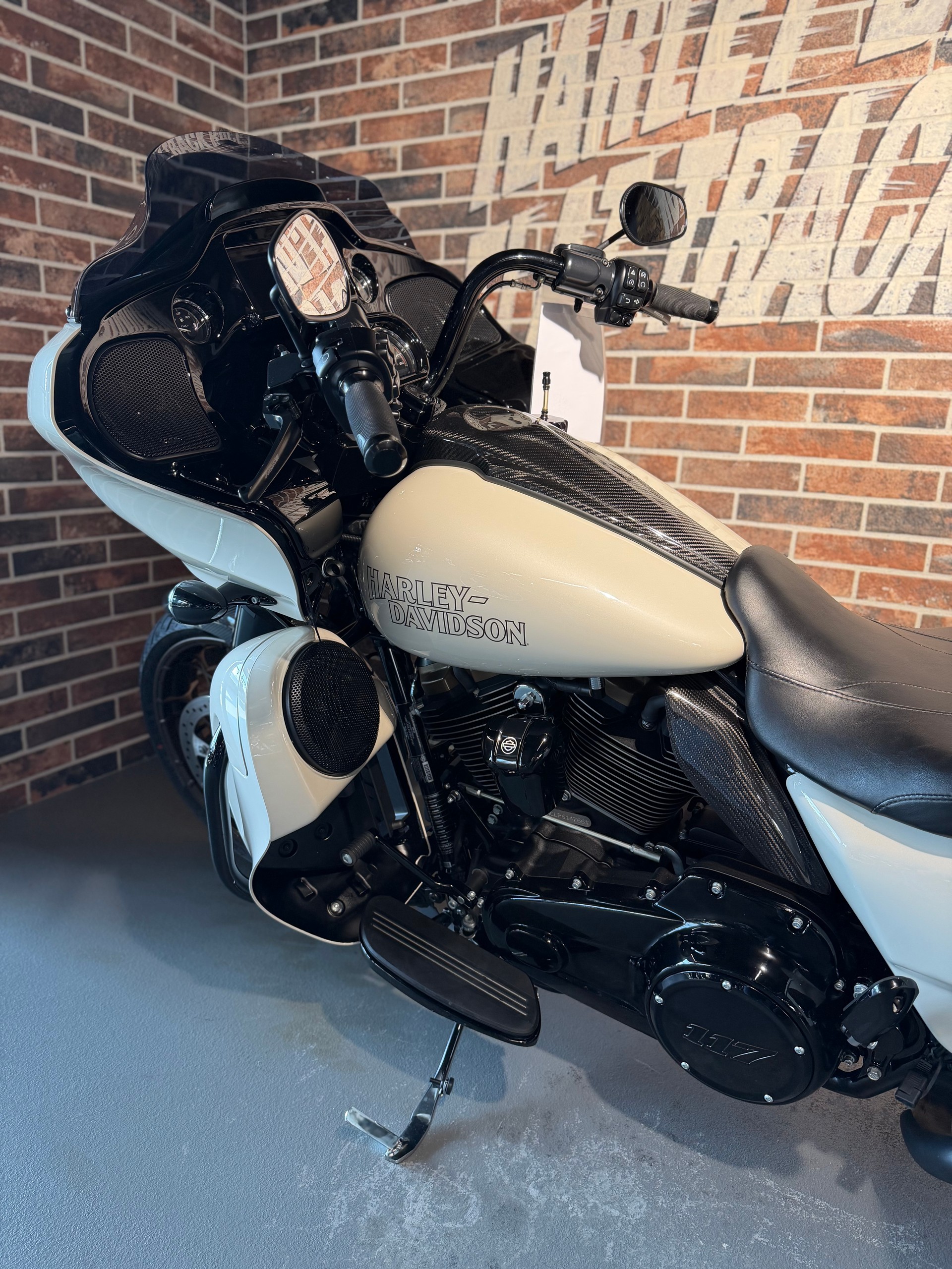 HARLEY-DAVIDSON FLTRXST Road Glide ST 117-image-3