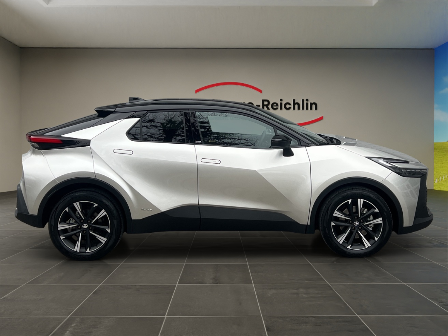 TOYOTA C-HR 2.0 HEV Swiss Edition 4x4-image-5