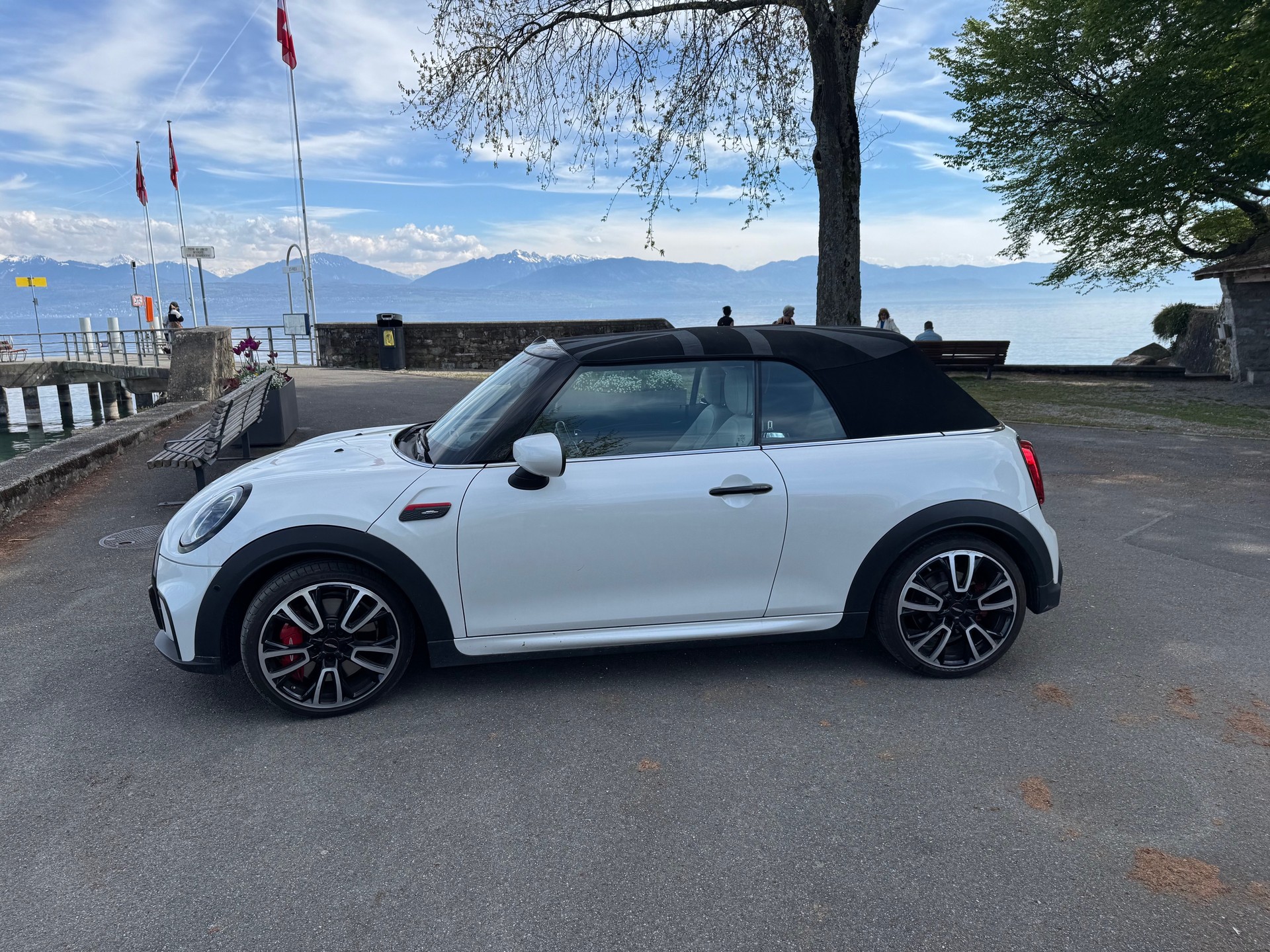 MINI Cooper John Cooper Works Cabriolet Steptronic-image-2