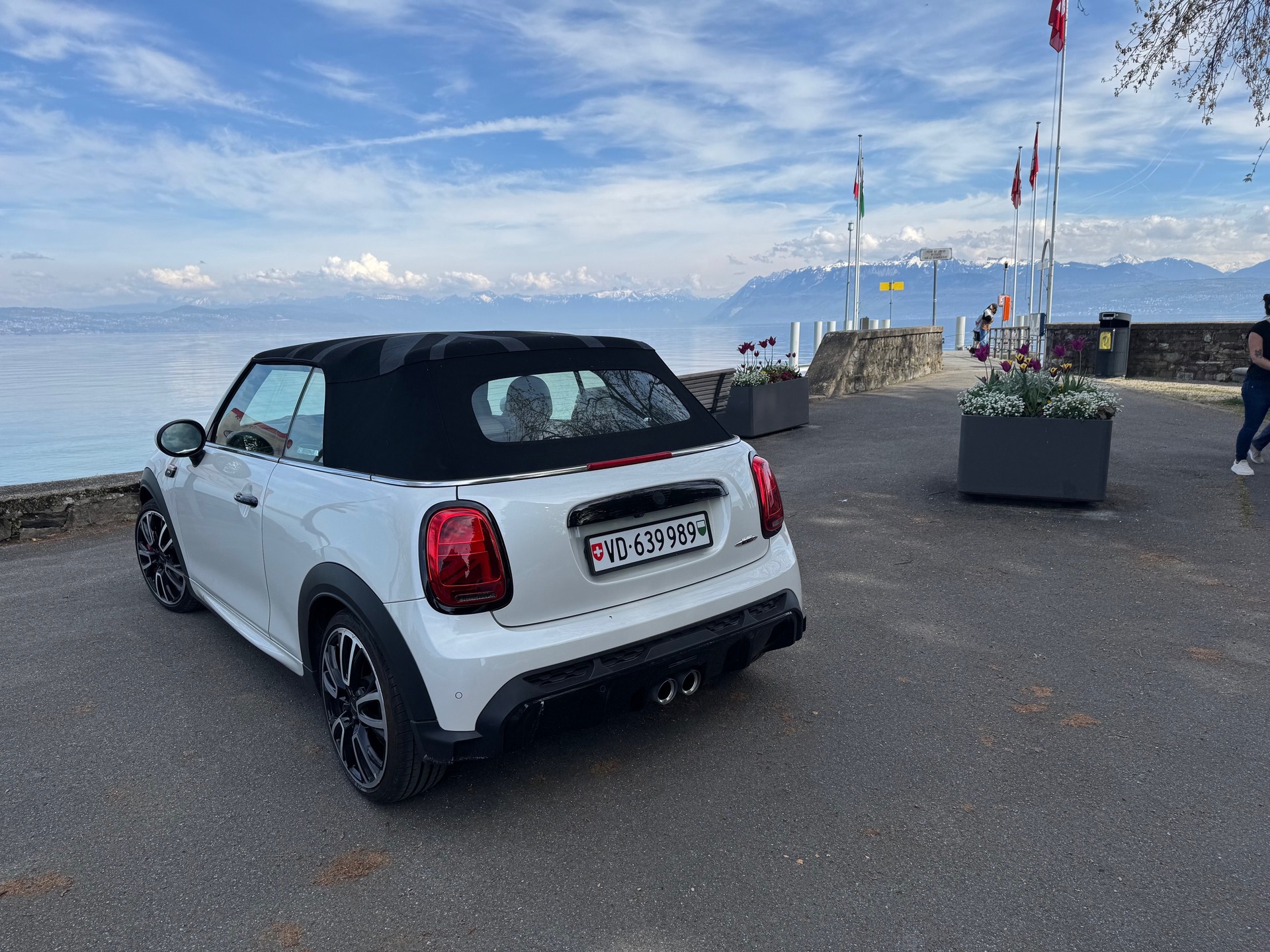 MINI Cooper John Cooper Works Cabriolet Steptronic-image-4