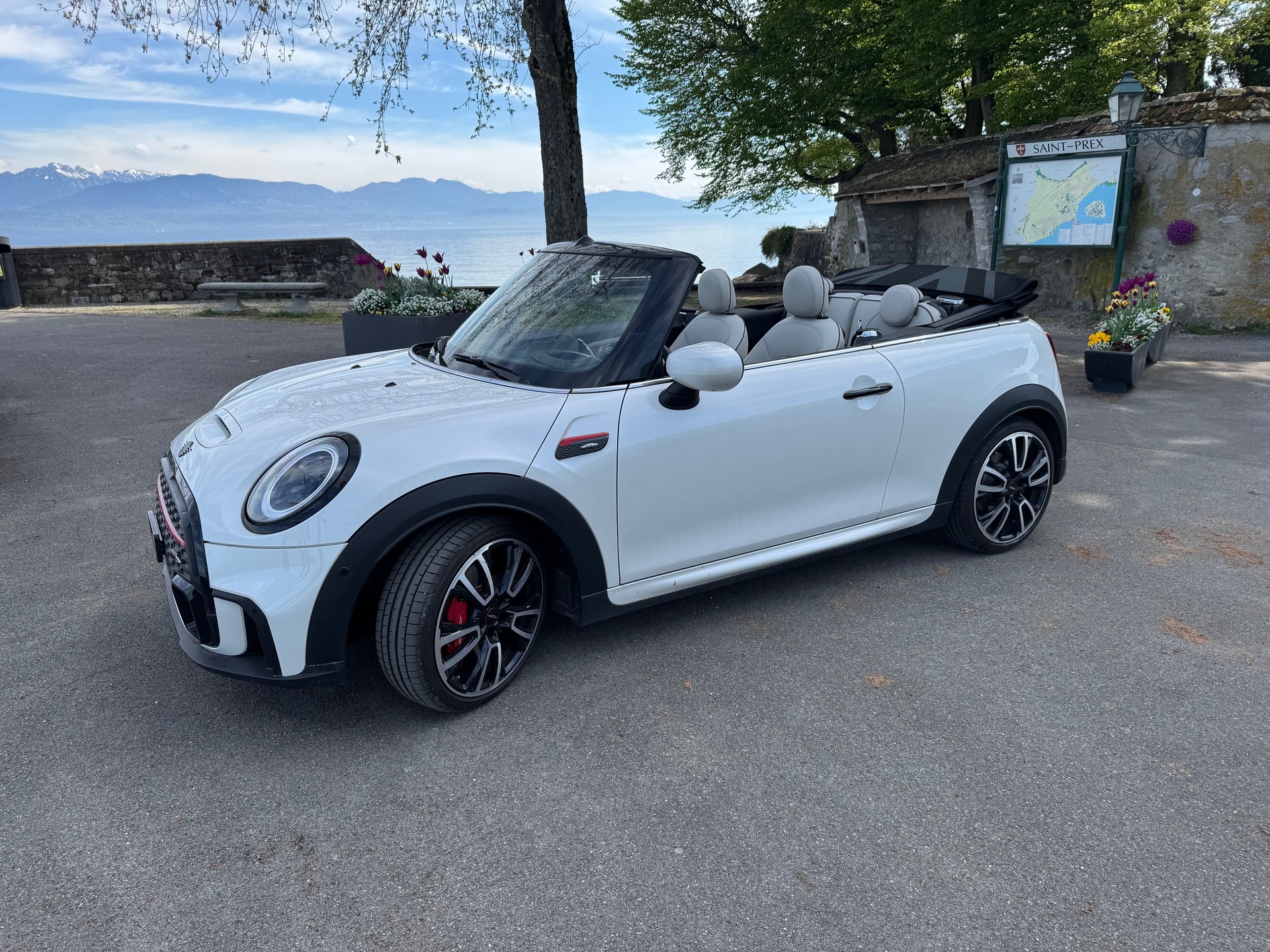 MINI Cooper John Cooper Works Cabriolet Steptronic-image-14