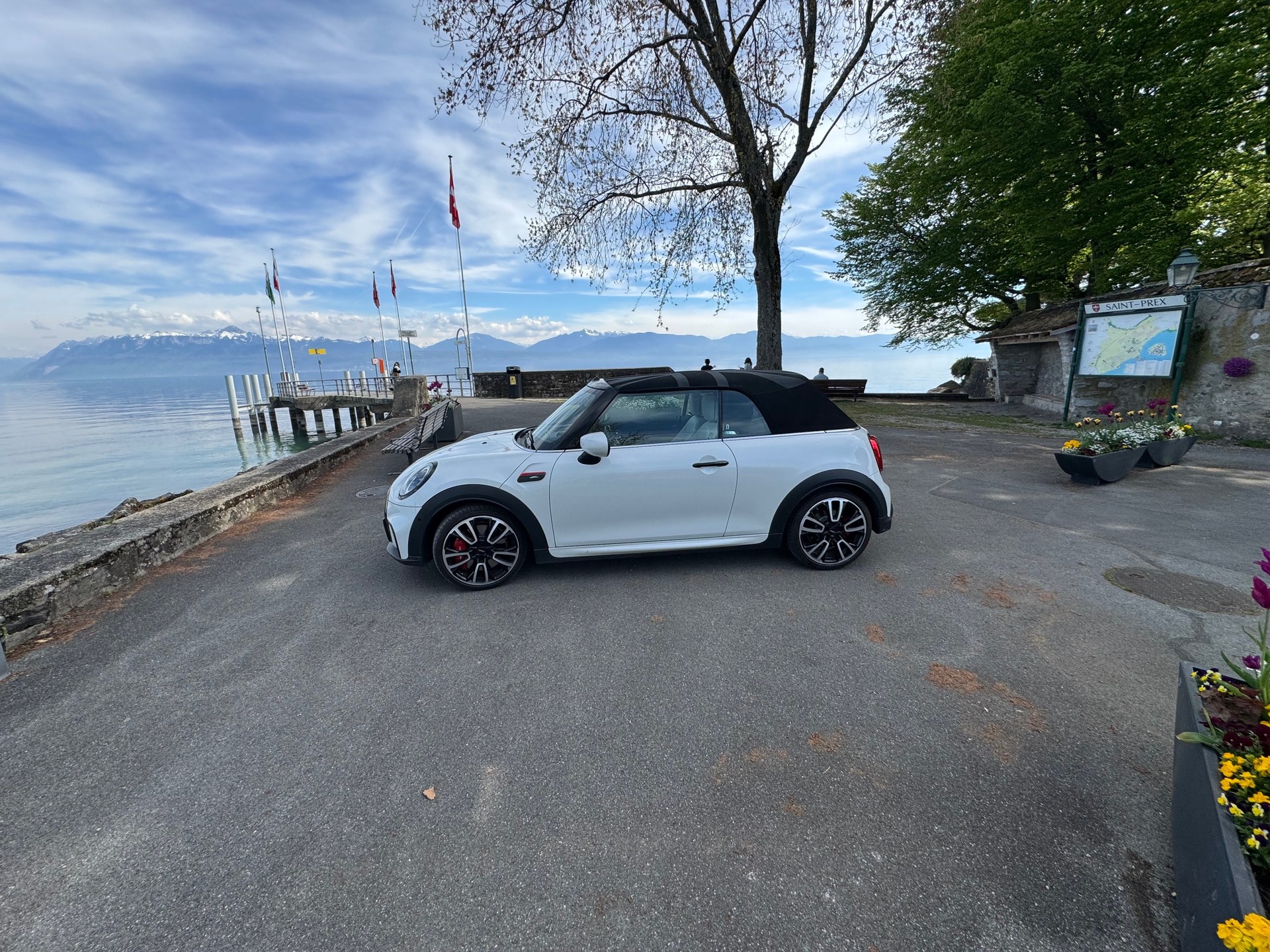MINI Cooper John Cooper Works Cabriolet Steptronic-image-13