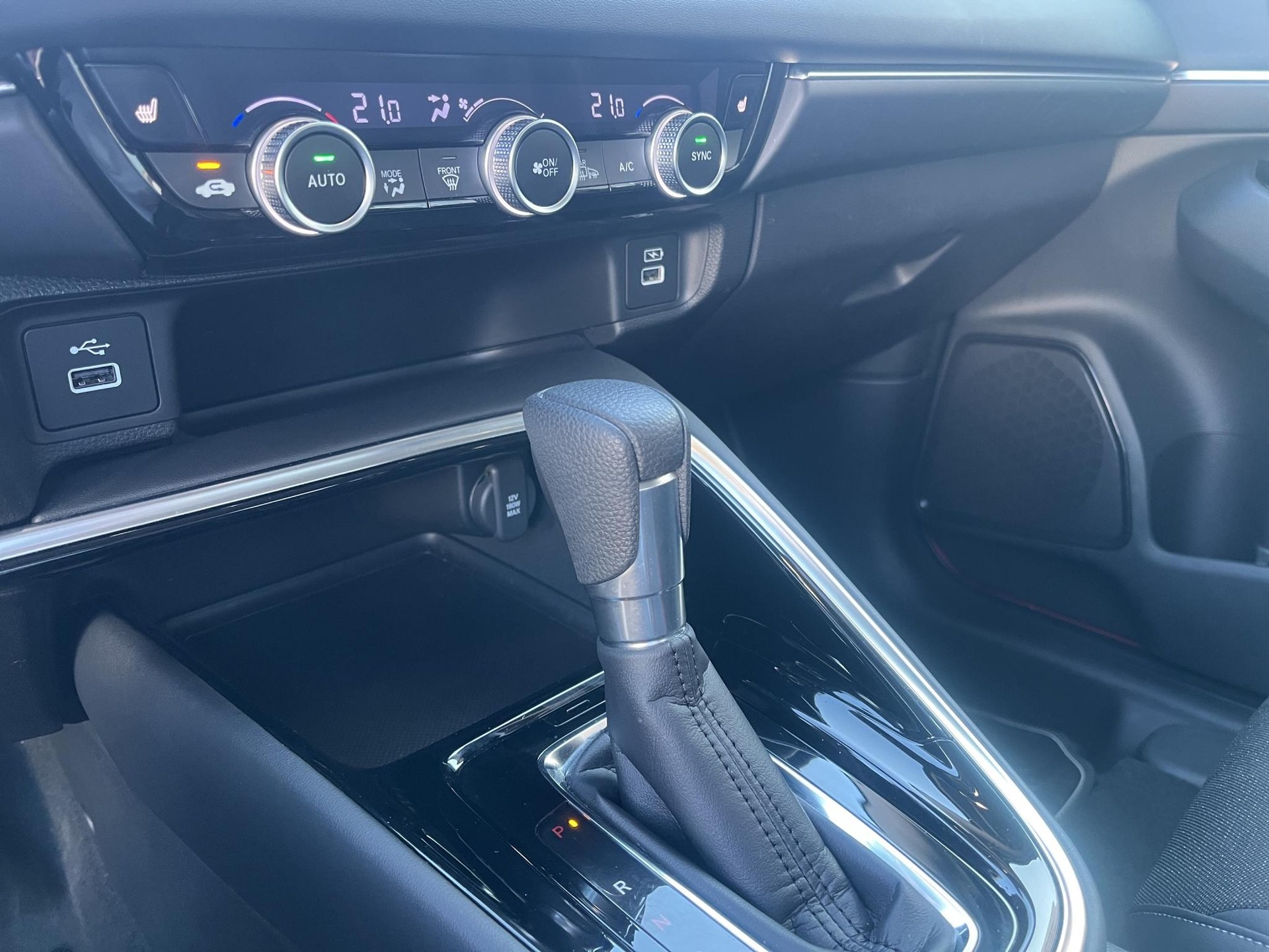 HONDA HR-V 1.5 i-MMD Advance-image-11