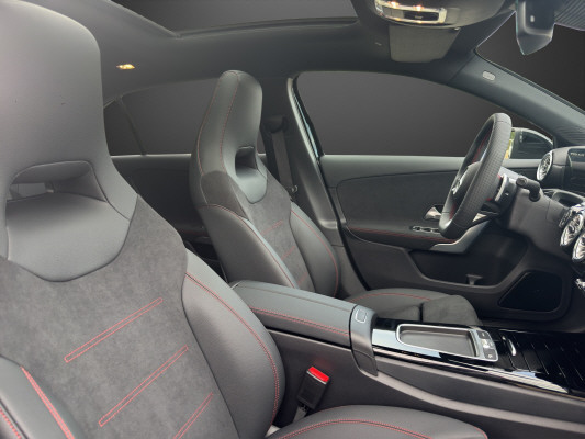 MERCEDES-BENZ A 200 Night Star 7G-DCT-image-11