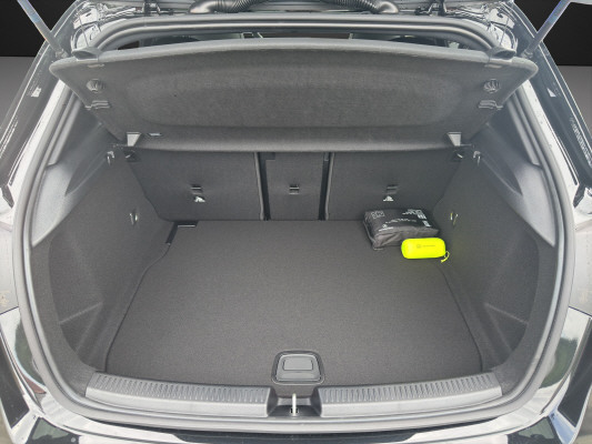 MERCEDES-BENZ A 200 Night Star 7G-DCT-image-12