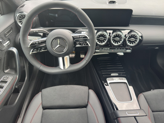 MERCEDES-BENZ A 200 Night Star 7G-DCT-image-7