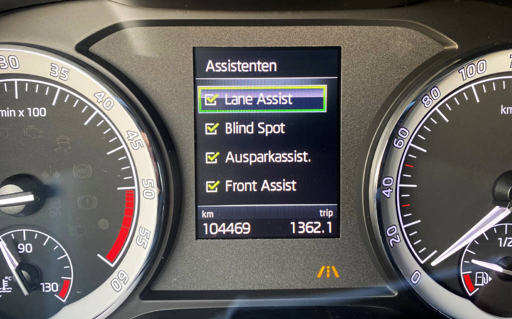 SKODA Karoq 1.6 TDI Smile DSG-image-8