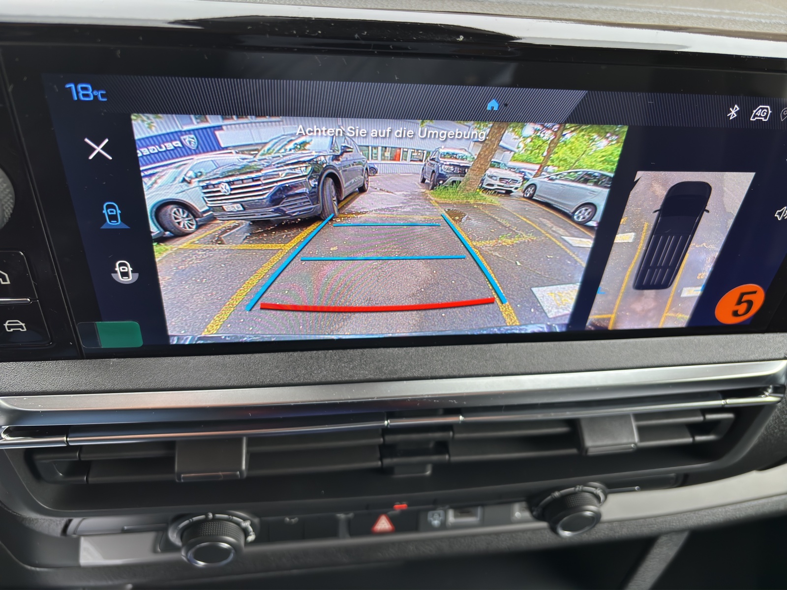 PEUGEOT Traveller Family Edition HDI 180 Automat-image-14