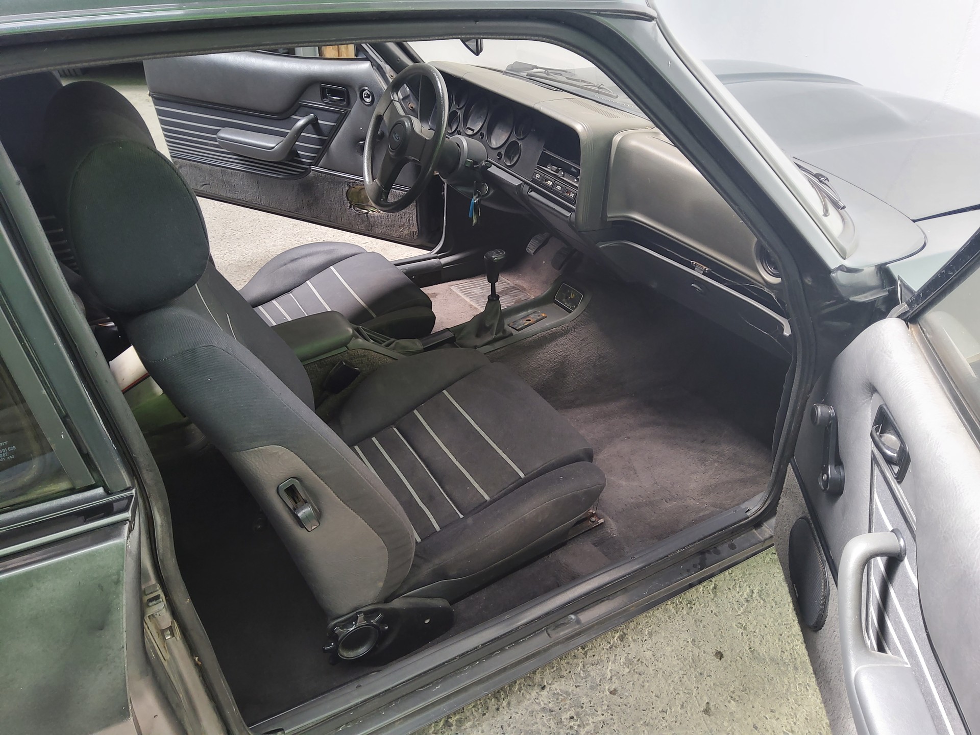 FORD Capri 2000 S-image-10