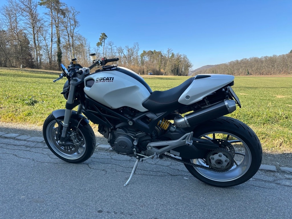 DUCATI Monster 1100 S ABS-image-1