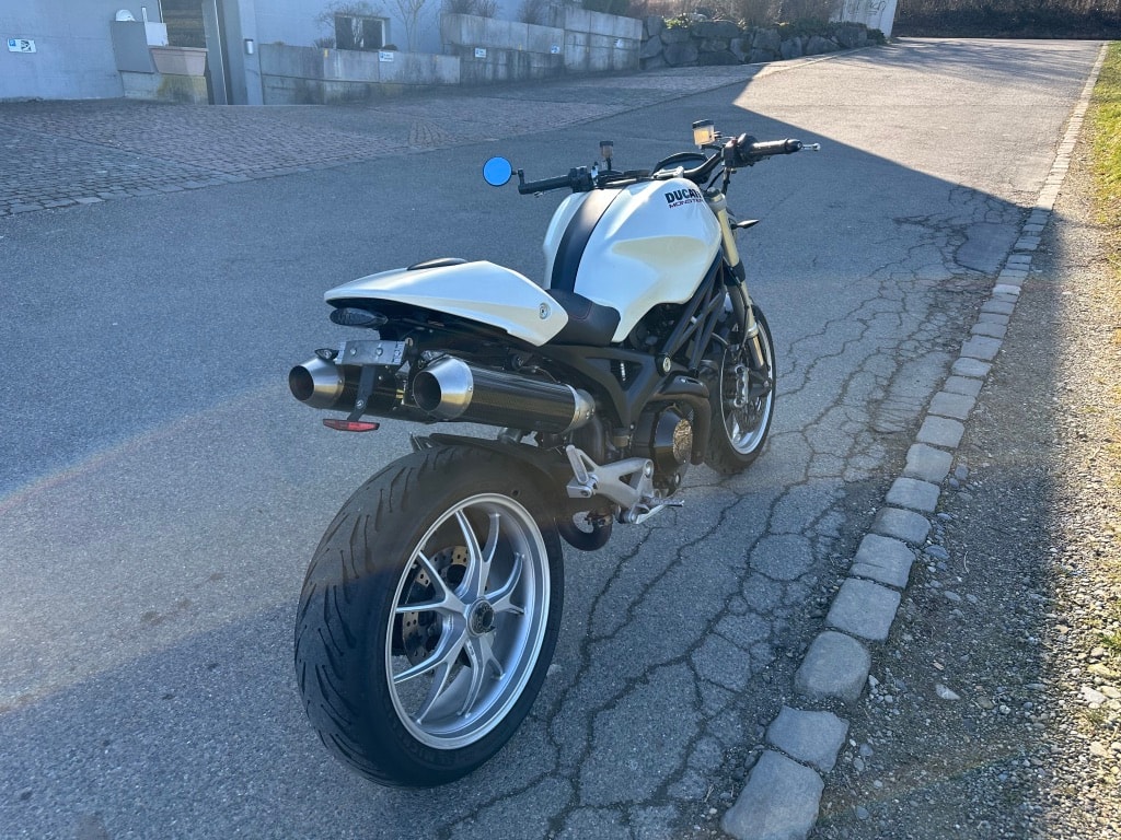 DUCATI Monster 1100 S ABS-image-2