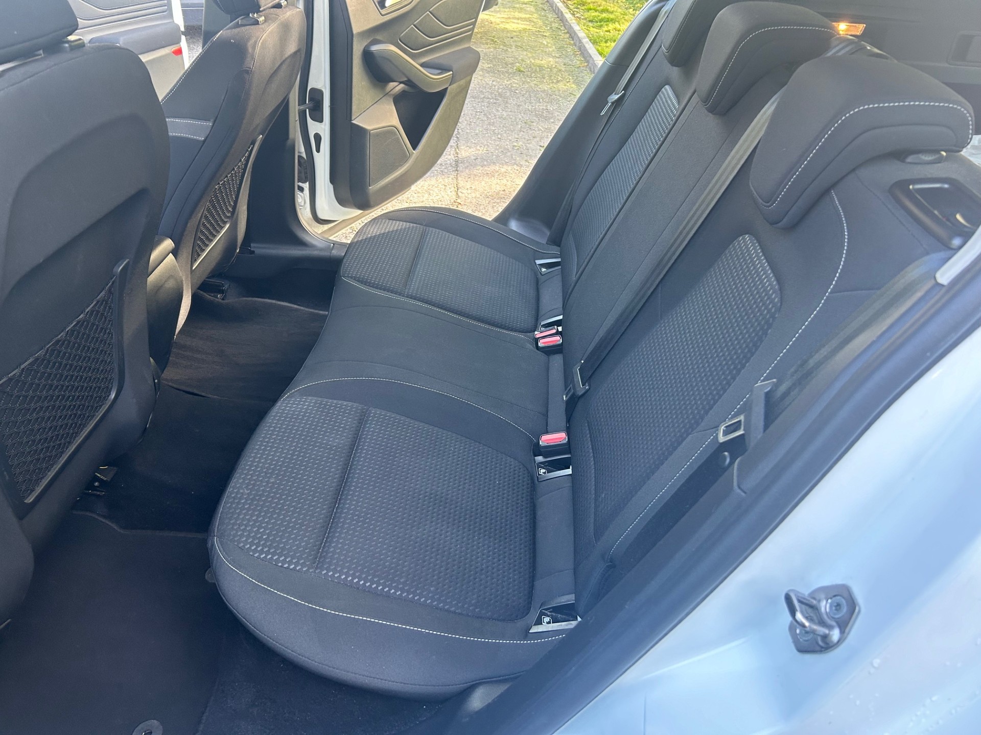 FORD Focus 1.5 TDCi Business-image-3