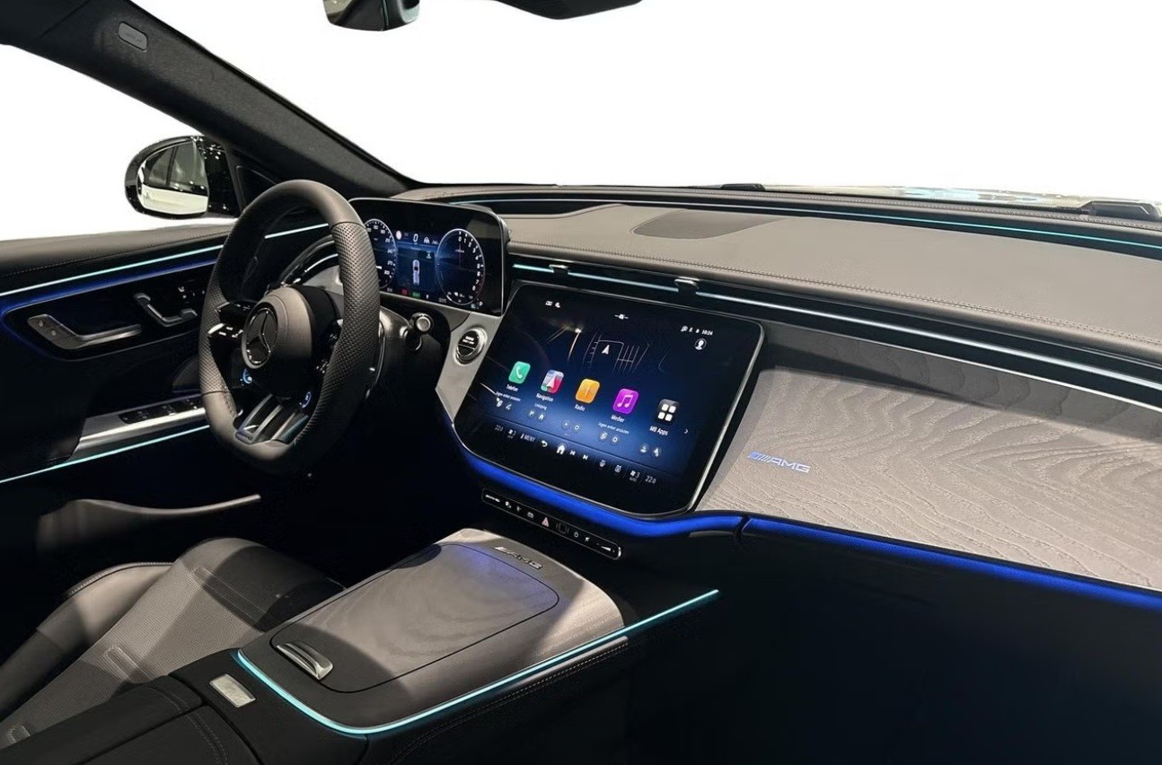 MERCEDES-BENZ E 53 Hybrid T 4Matic+-image-8