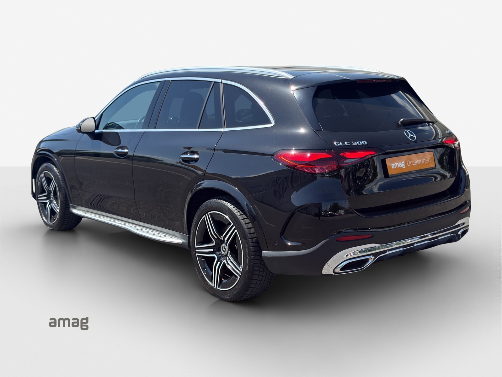 MERCEDES-BENZ GLC 300 4Matic AMG Line 9G-Tronic-showroom-element-2