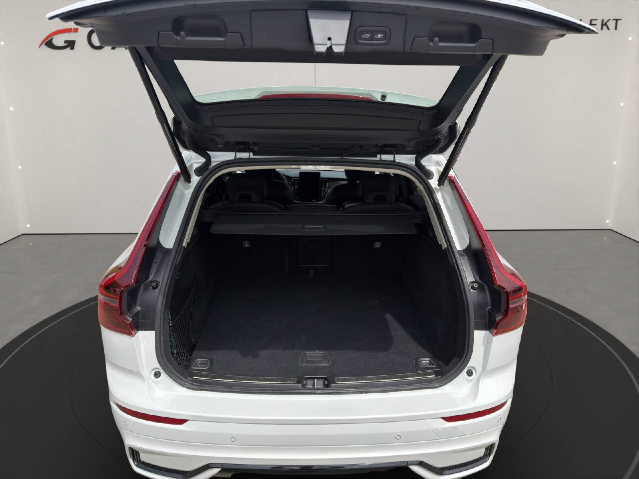 VOLVO XC60 2.0 B5 MH Plus Dark AWD-image-6