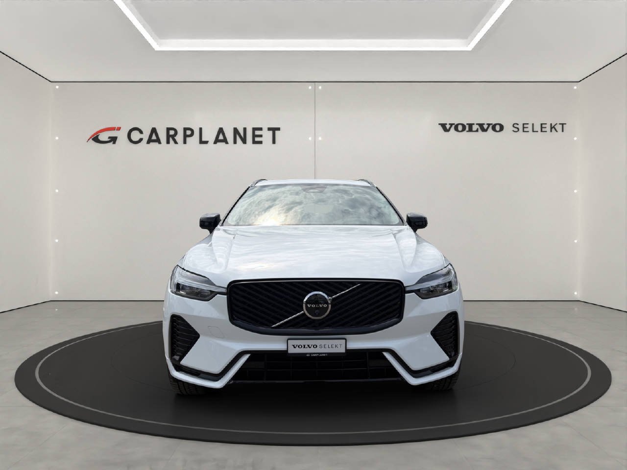 VOLVO XC60 2.0 B5 MH Plus Dark AWD-showroom-element-1