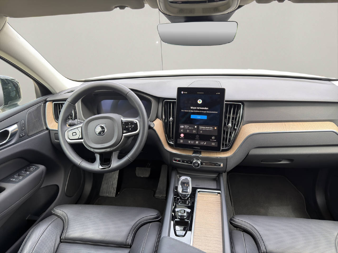 VOLVO XC60 2.0 B5 MH Plus Dark AWD-image-11