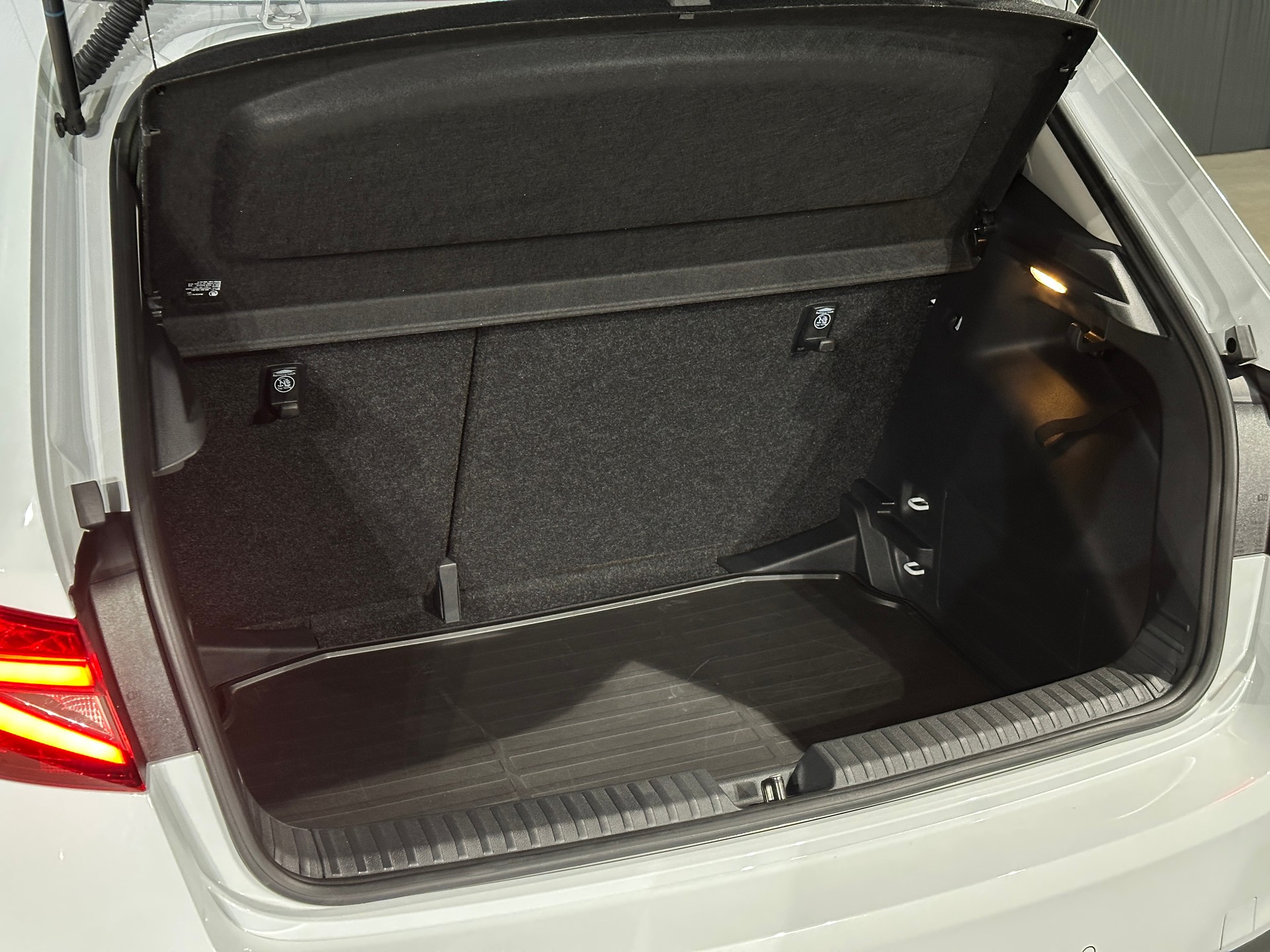 SKODA Fabia 1.0 TSI Selection DSG-image-23