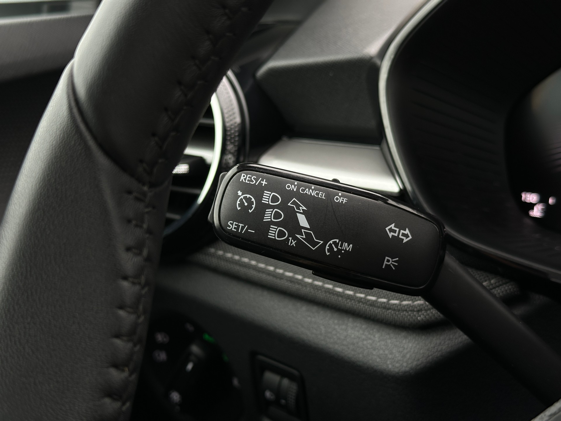 SKODA Fabia 1.0 TSI Selection DSG-image-22