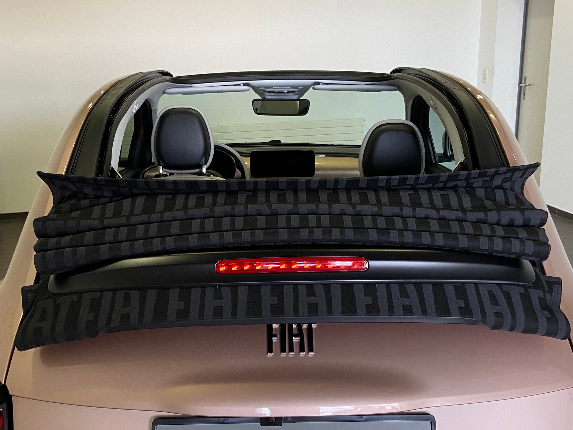 FIAT 500 C electric 87 kW La Prima-showroom-element-3