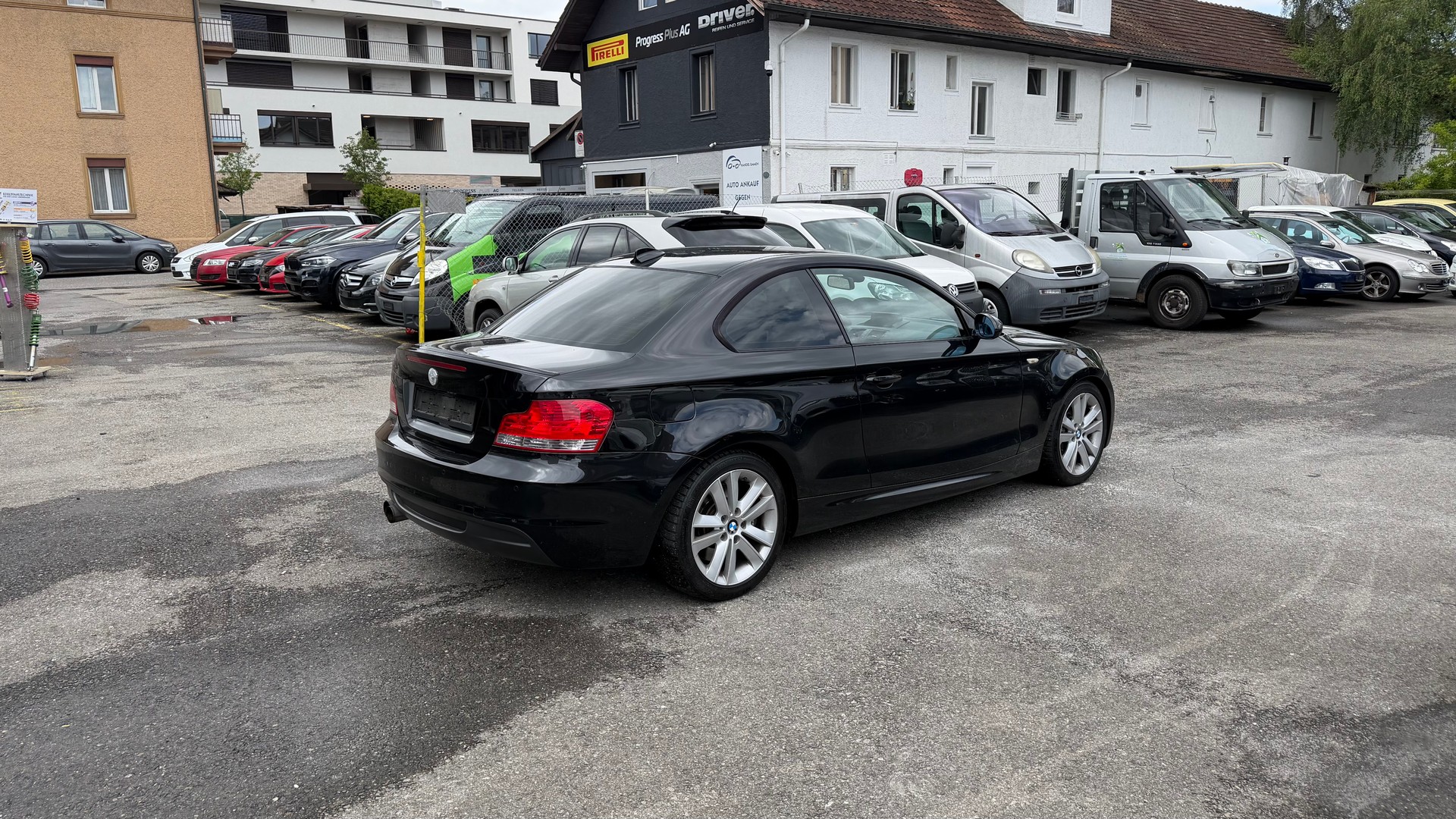 BMW 135i Coupé-image-2