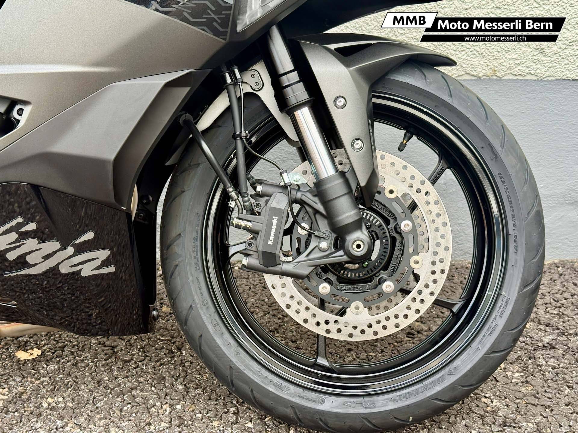 KAWASAKI Ninja ZX-4RR-image-13