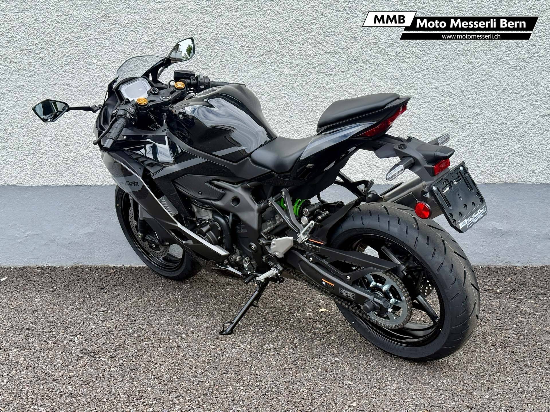 KAWASAKI Ninja ZX-4RR-image-3