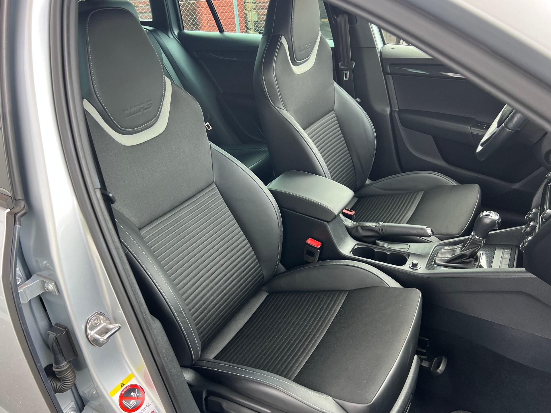 SKODA Octavia Combi 2.0 TSI RS DSG *** Navigation * Teilleder * Radio- DAB * frisch ab MFK * 1 Jahr Garantie ist möglich ***-image-14