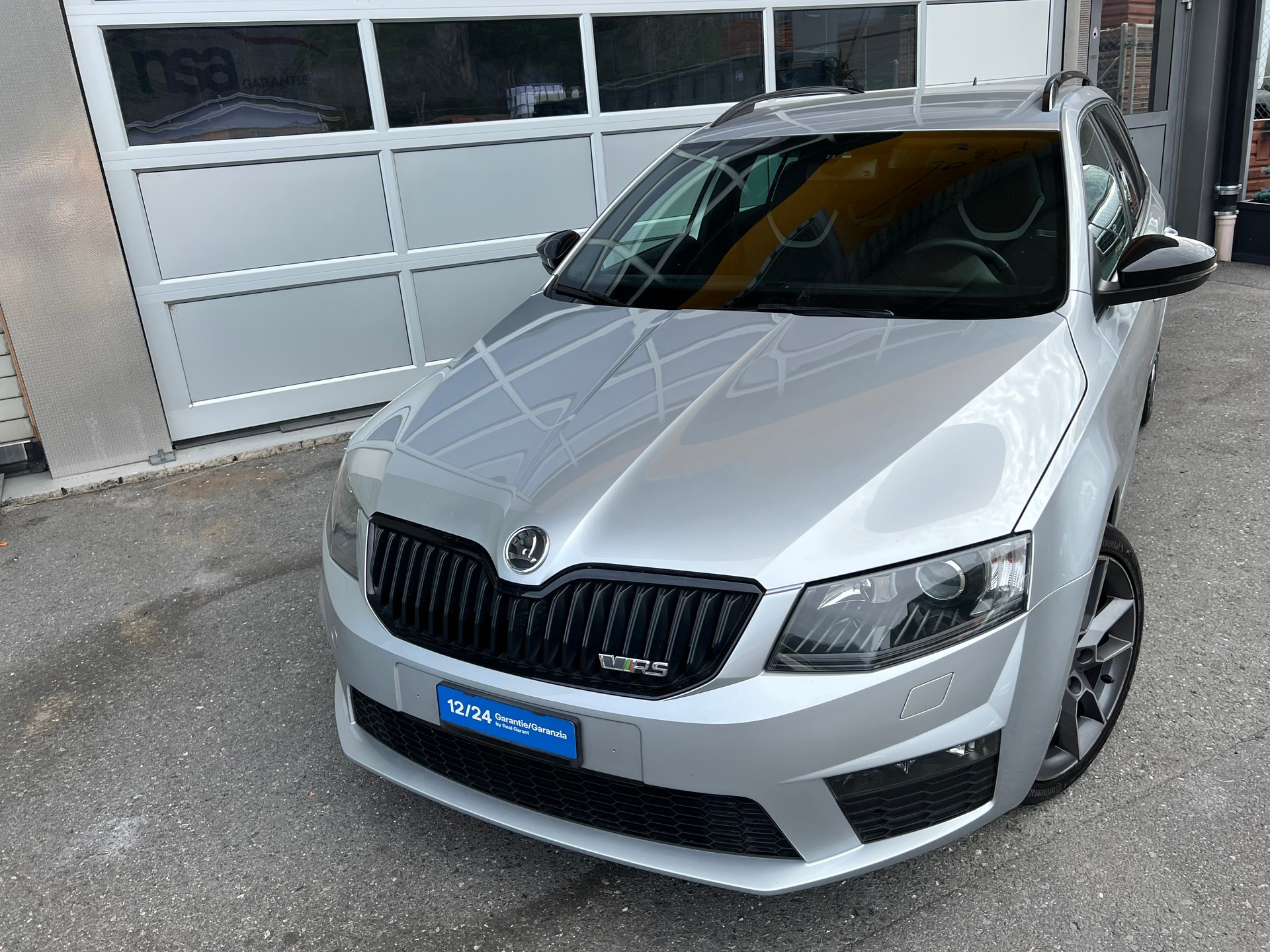 SKODA Octavia Combi 2.0 TSI RS DSG *** Navigation * Teilleder * Radio- DAB * frisch ab MFK * 1 Jahr Garantie ist möglich ***-showroom-element-2