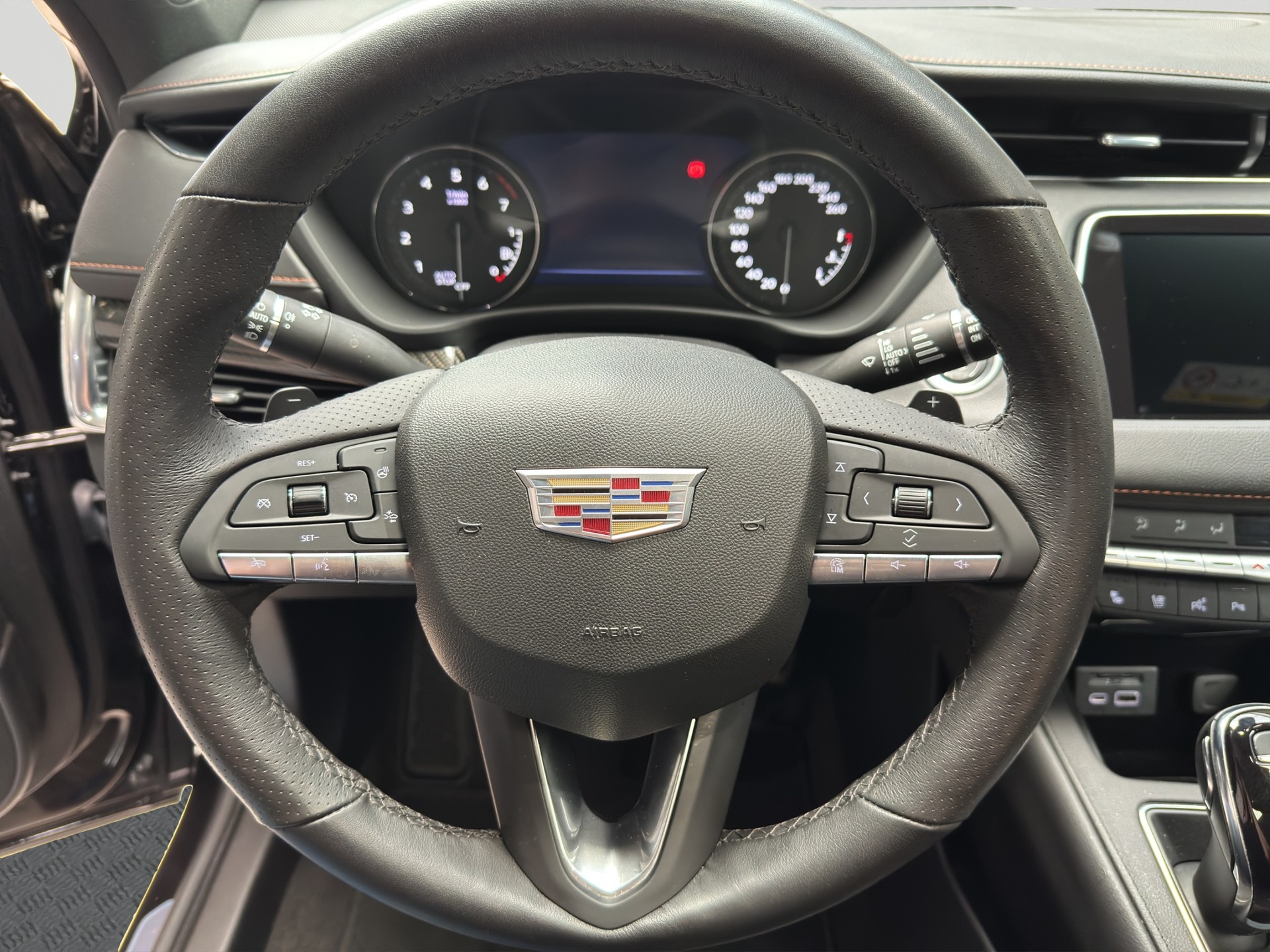 CADILLAC XT4 350T 2.0 Sport AWD Automat-image-10