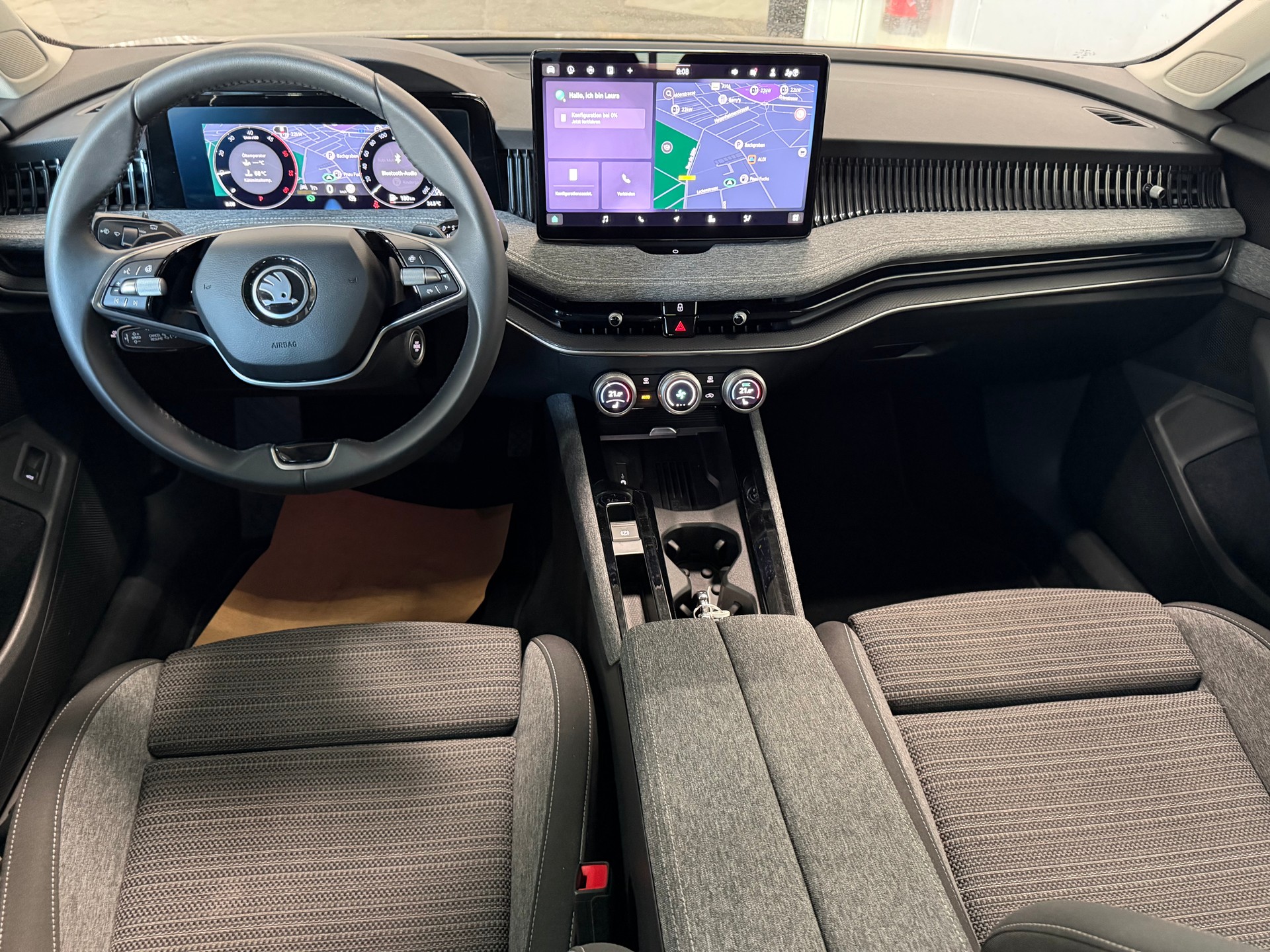 SKODA Superb Combi 2.0 TDi Selection DSG-image-8
