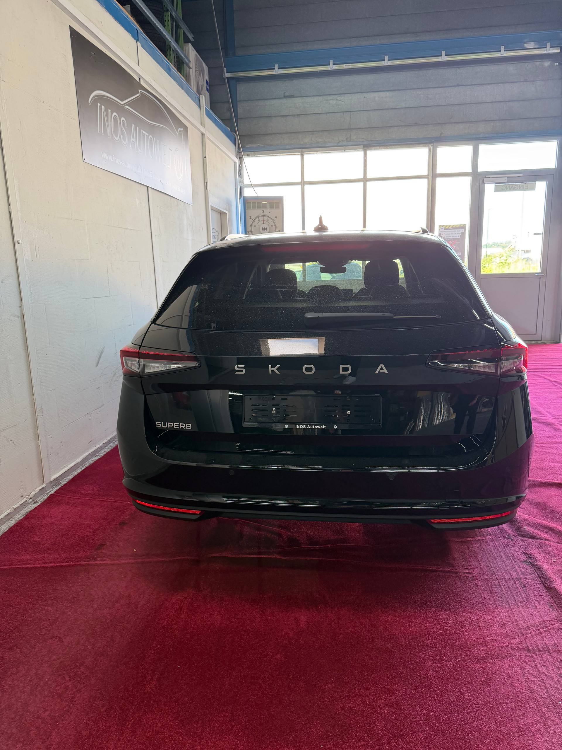 SKODA Superb Combi 2.0 TDi Selection DSG-image-5