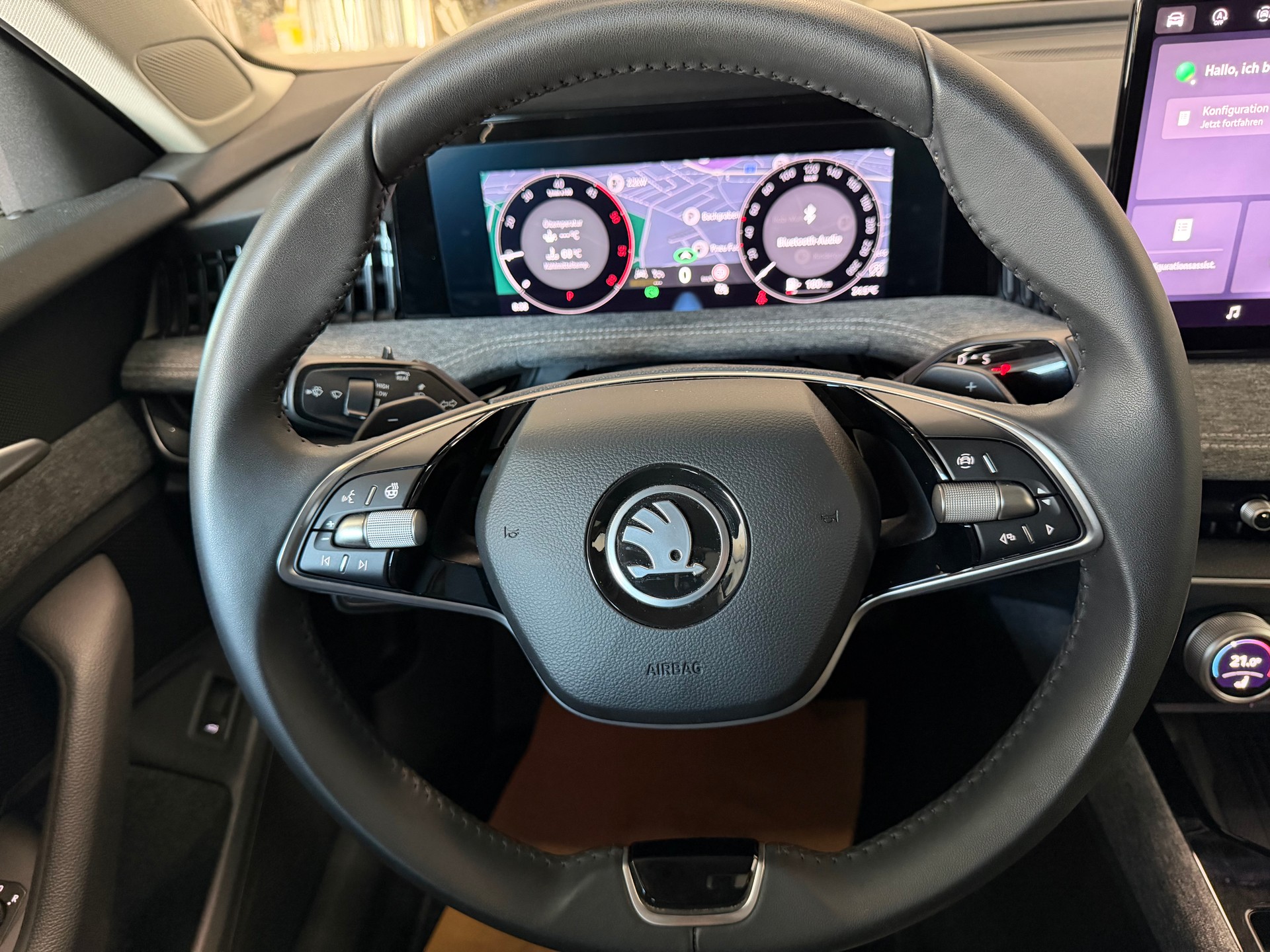 SKODA Superb Combi 2.0 TDi Selection DSG-image-9