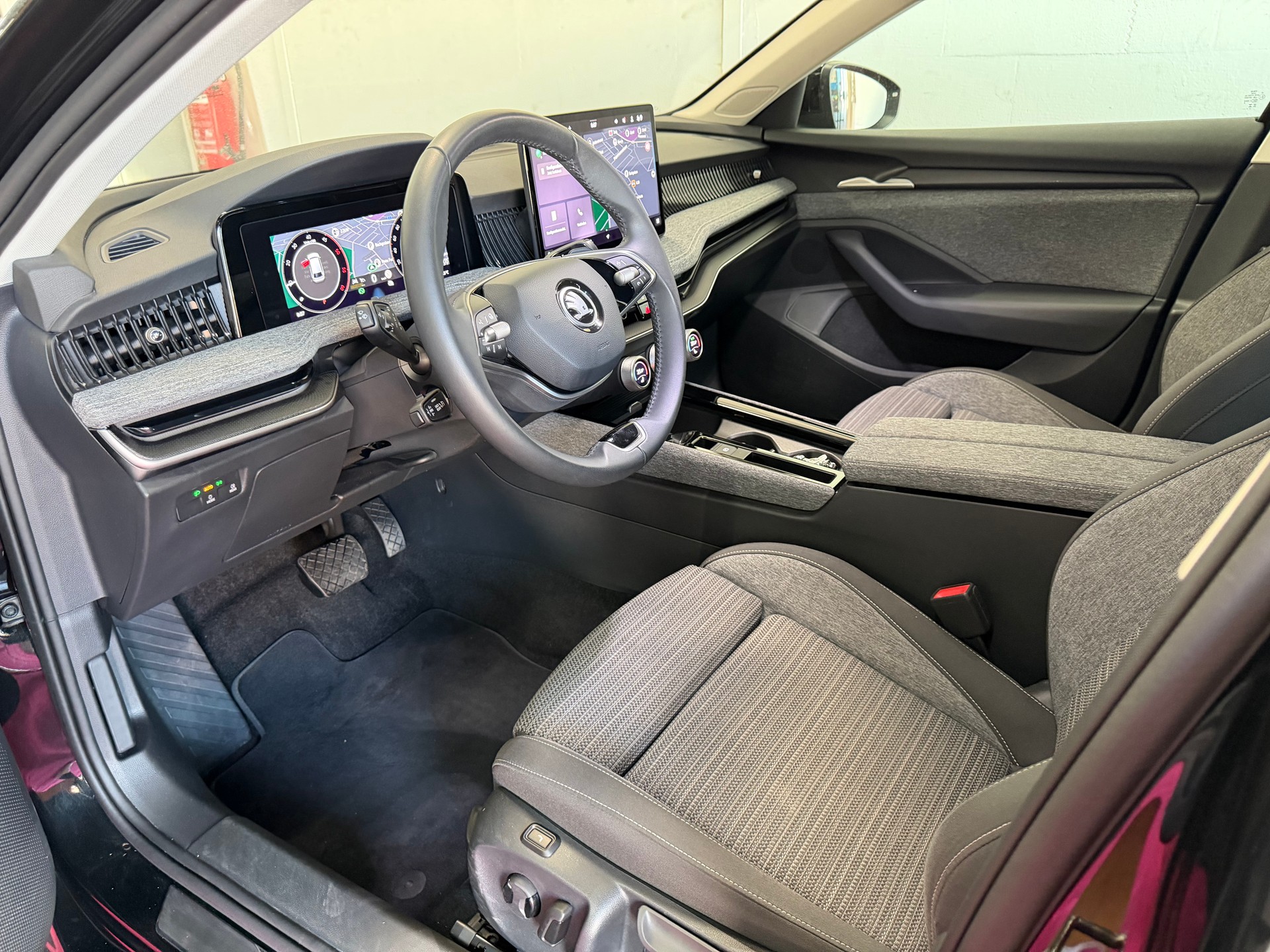 SKODA Superb Combi 2.0 TDi Selection DSG-image-7