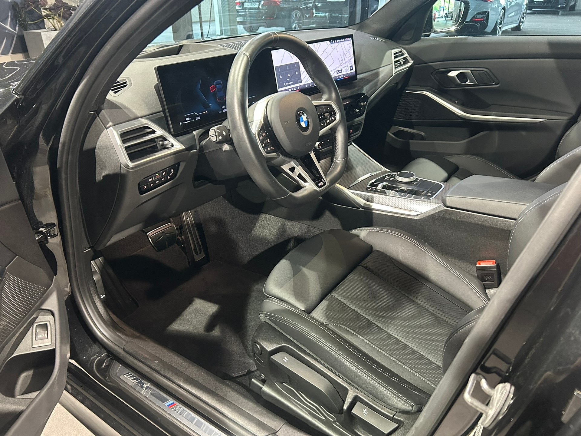 BMW 320d xDrive 48V Steptronic M Sport Pro-image-26