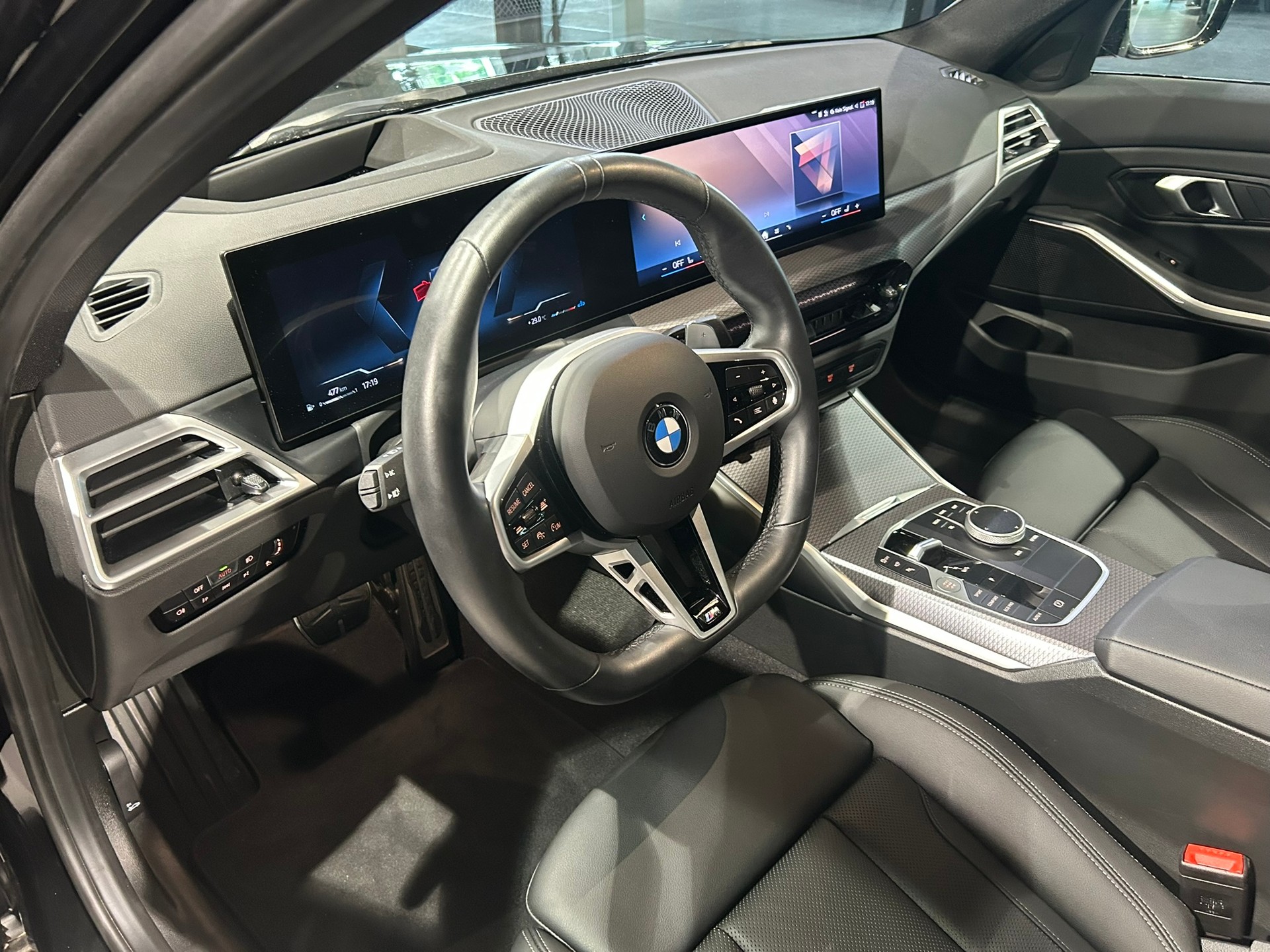 BMW 320d xDrive 48V Steptronic M Sport Pro-image-28